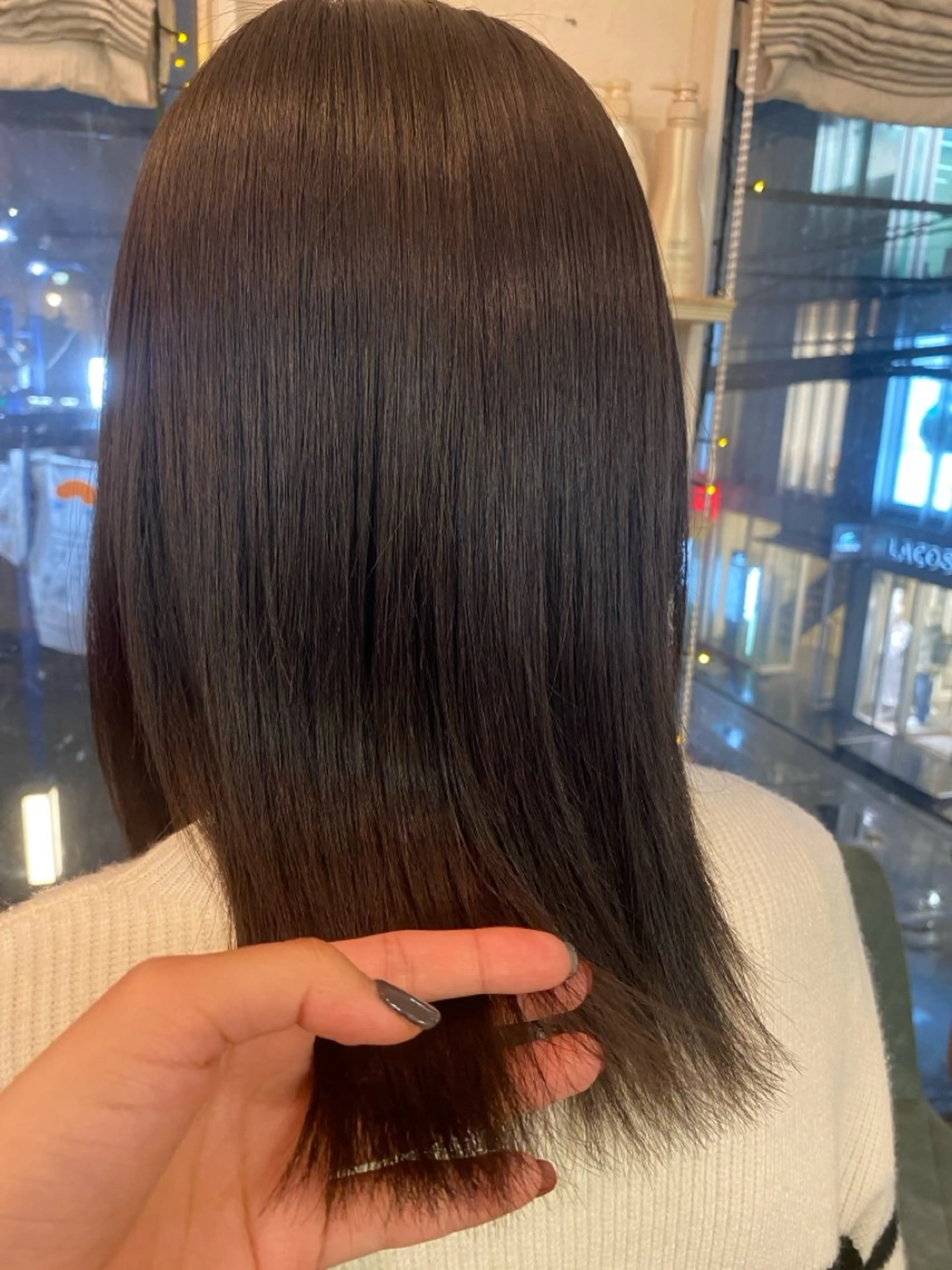 セミロング ケアストレート ハナシロミサキのヘアスタイル