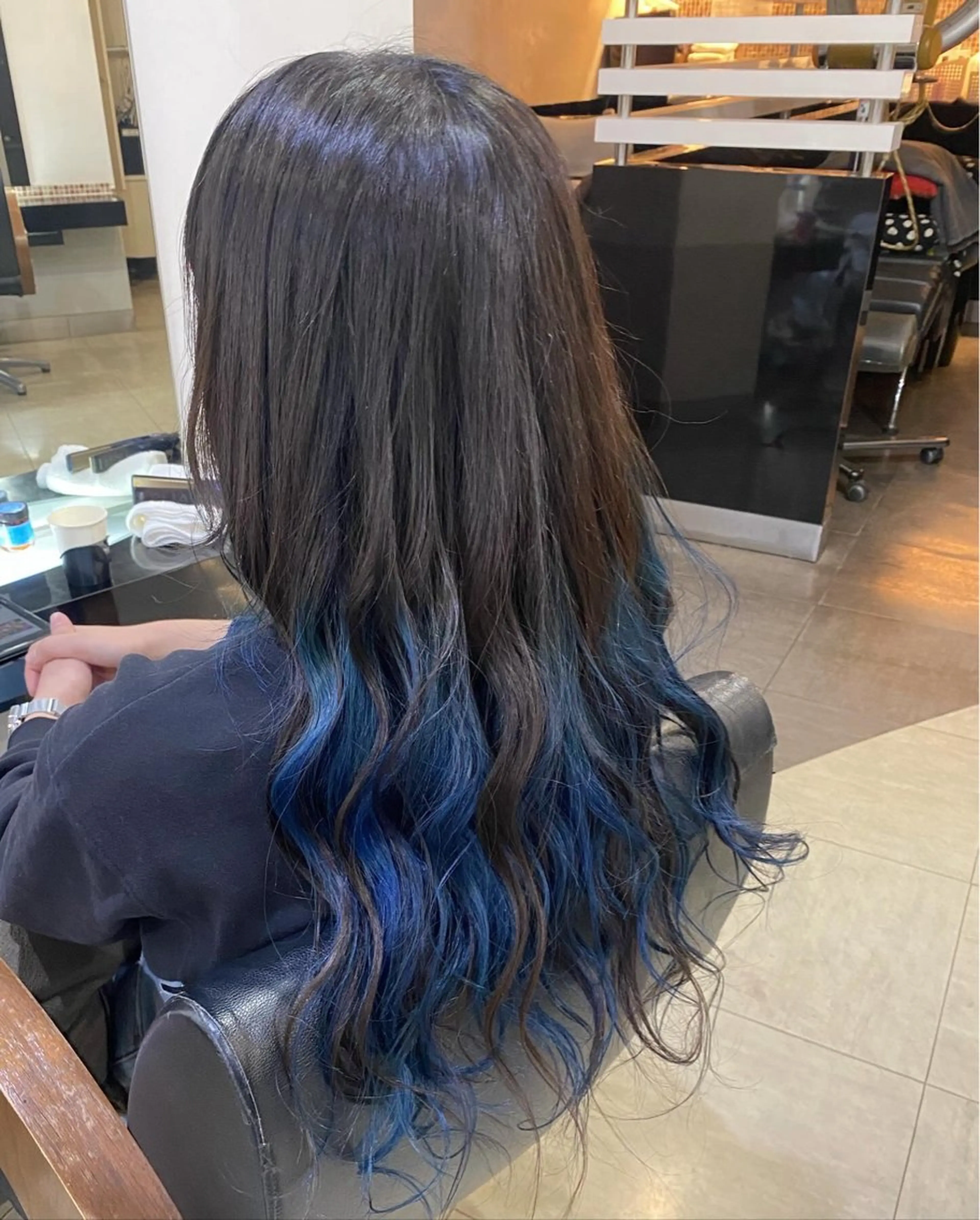 ロング カラー ヘアアレンジ ブルーカラー インナーカラー 烏山 達也のヘアスタイル