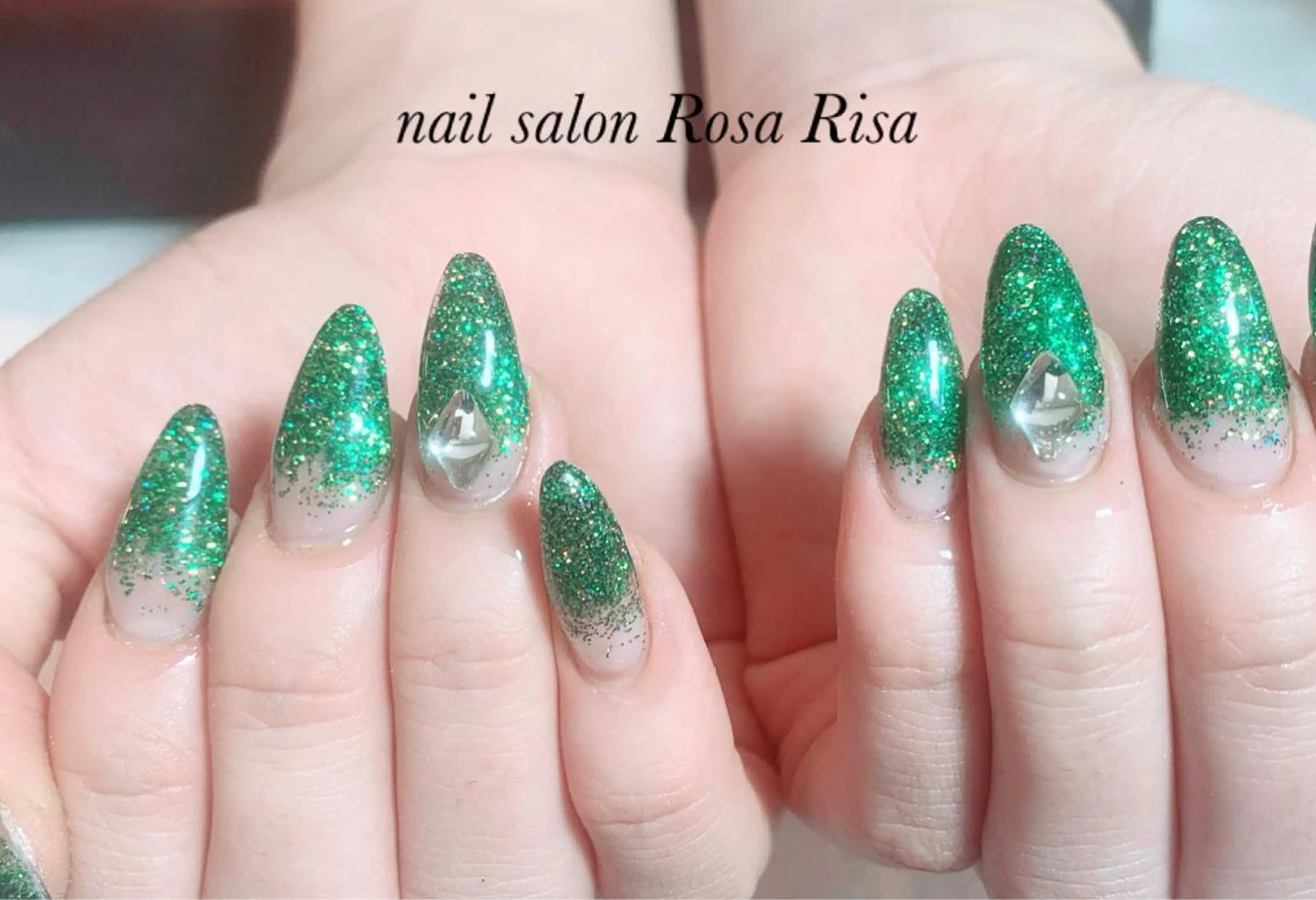 セミロング ネイル ネイルスタジオ シェイクユアハンズのネイルデザイン