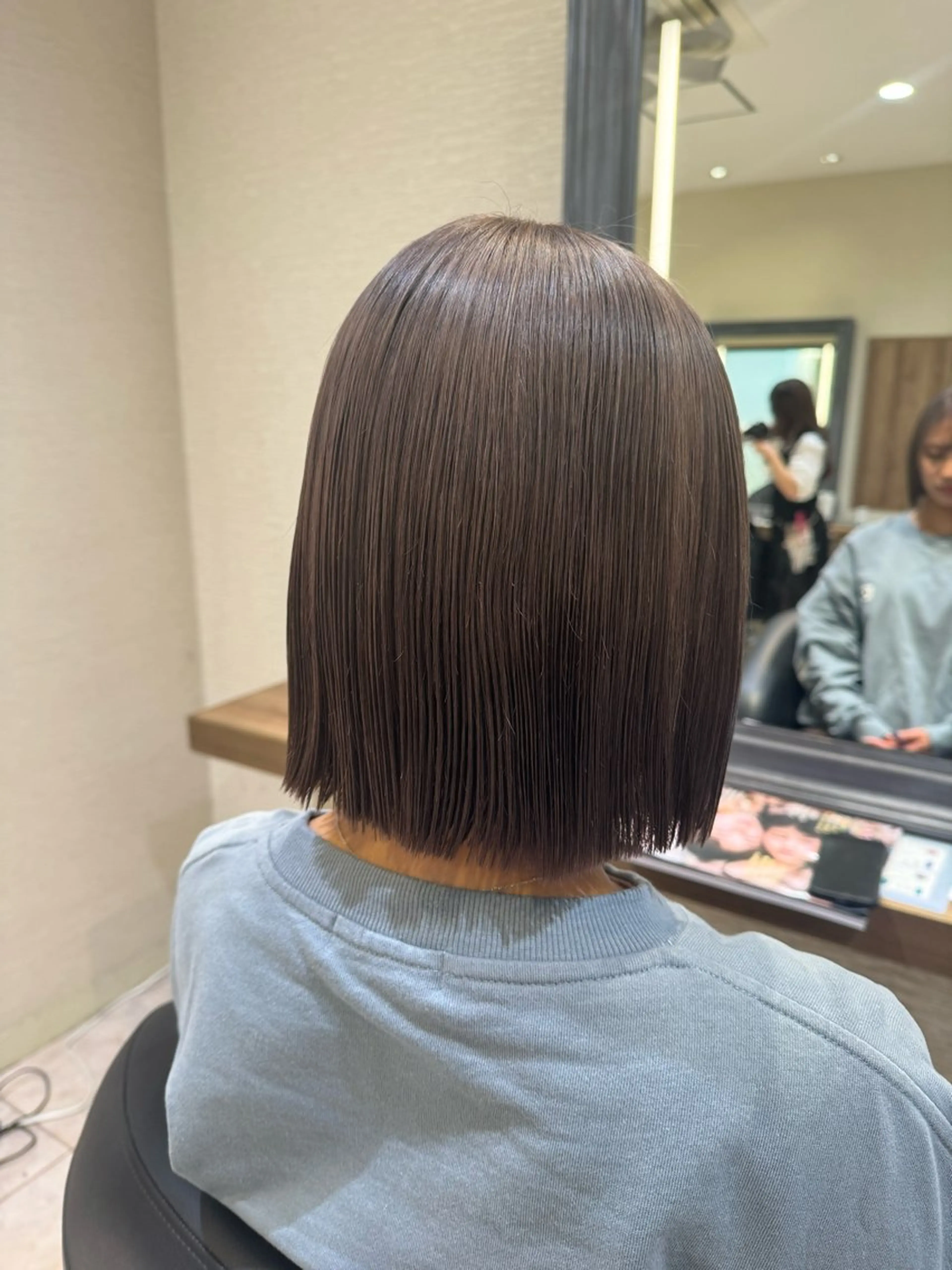 ショート カラー ヘアカラー トリートメント さら艶レイヤーカット 🩶Suzuneのヘアスタイル