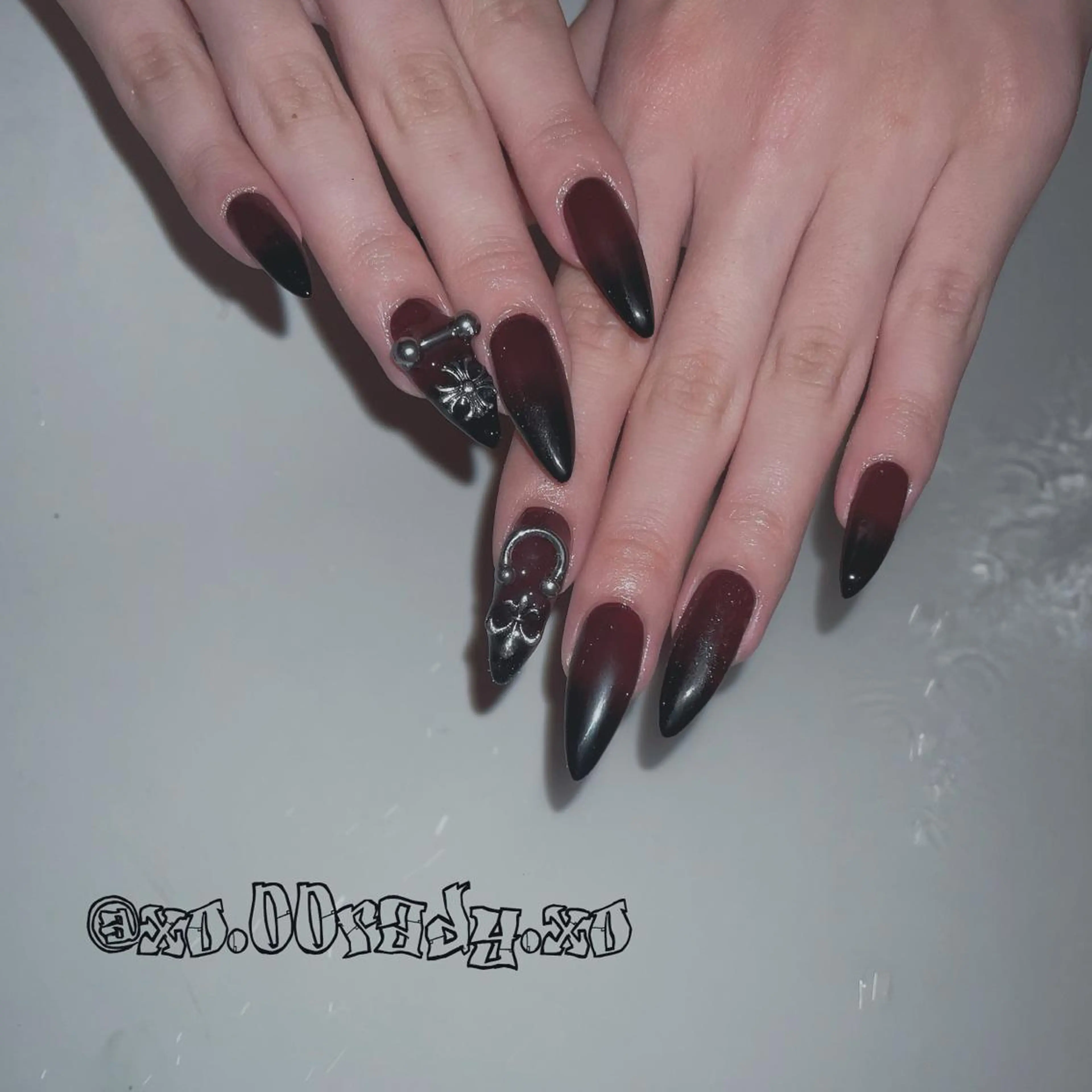 ロング ネイル グラデーション ⛓Miyu ⛓のネイルデザイン