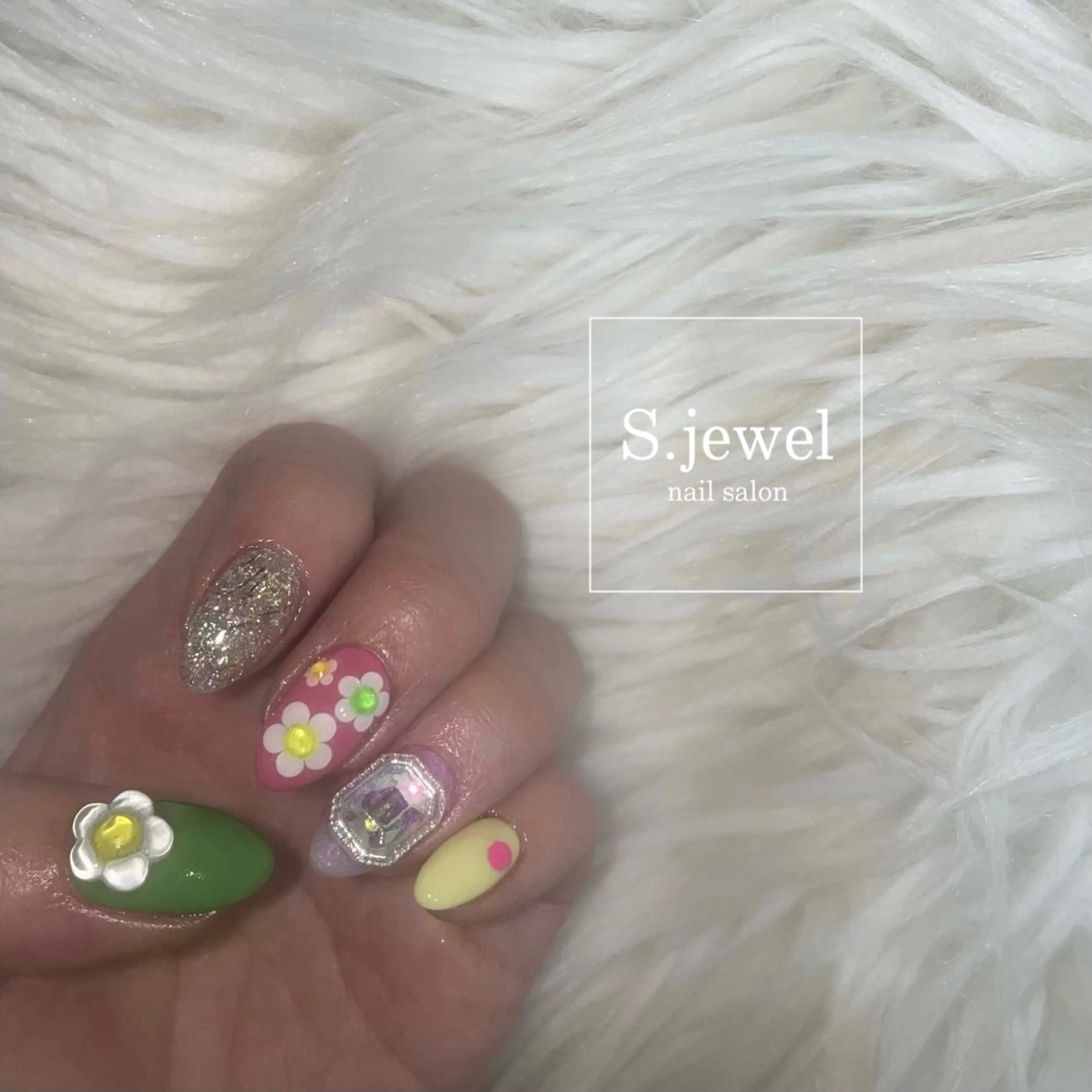 ネイル S. JEWELのネイルデザイン