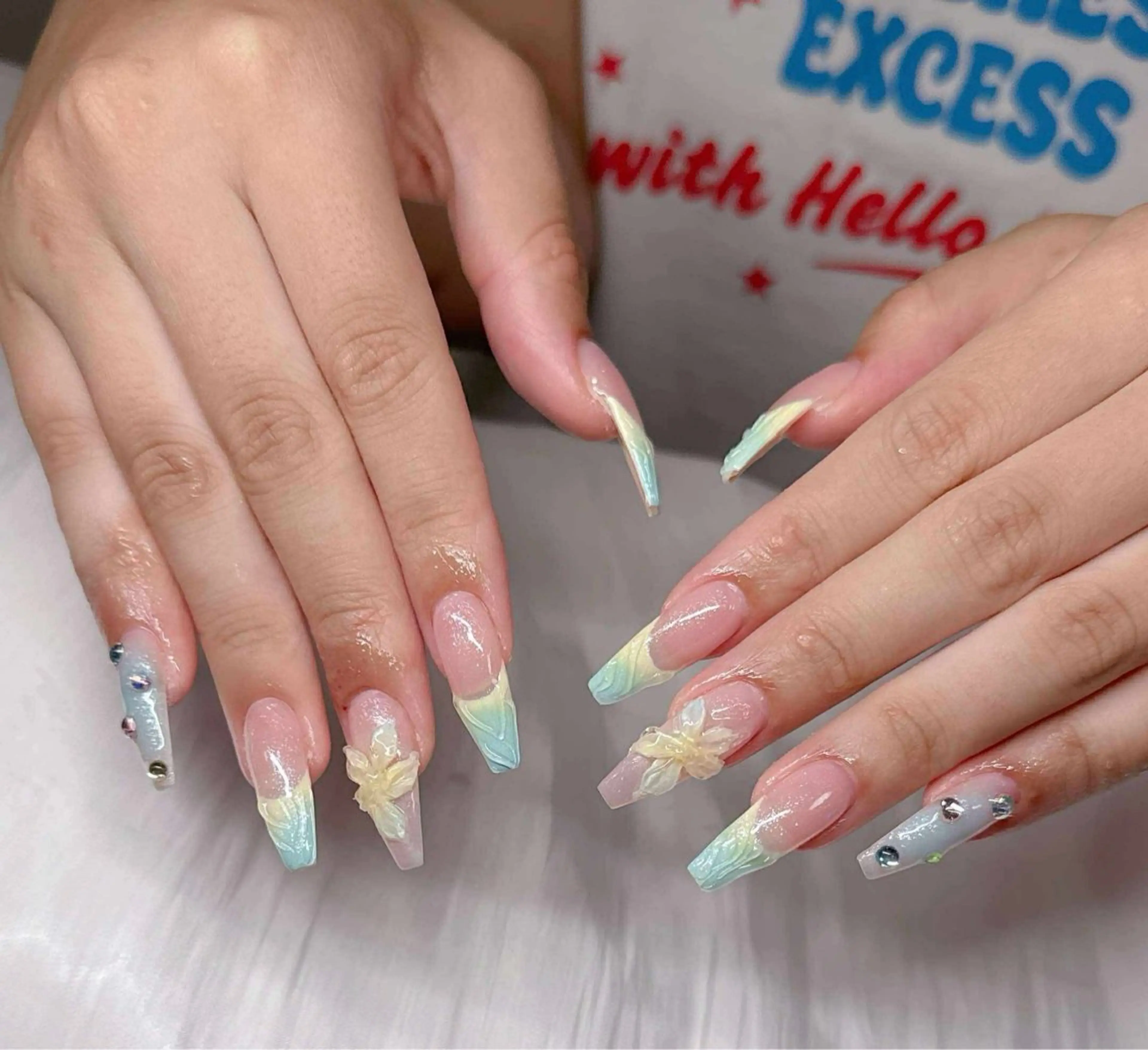 ネイル 長さ出し グラデーション 卒業式 キラキラネイル マグネットネイル ハンドネイル Lee Nailsのネイルデザイン