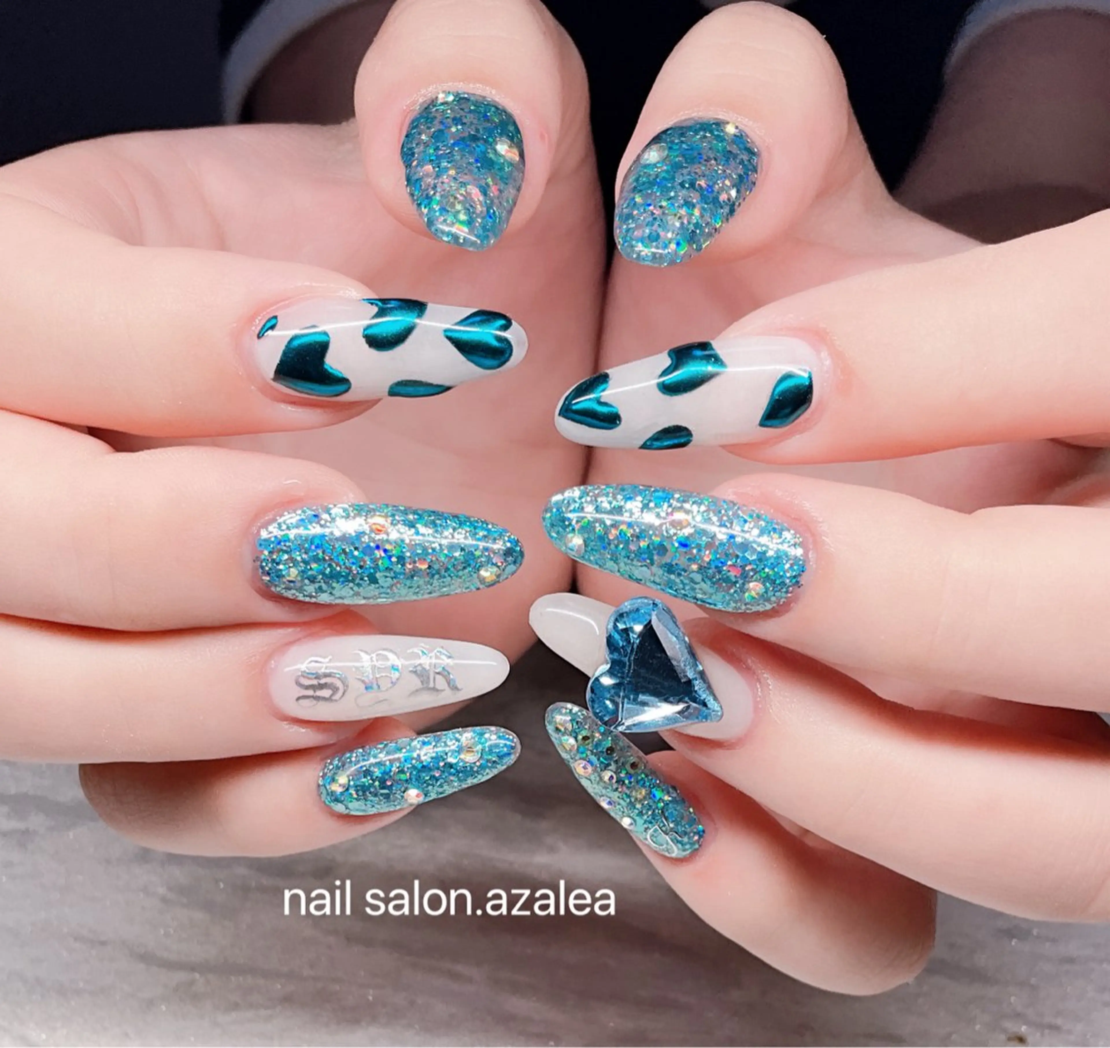 ネイル ハンドネイル R inのネイルデザイン