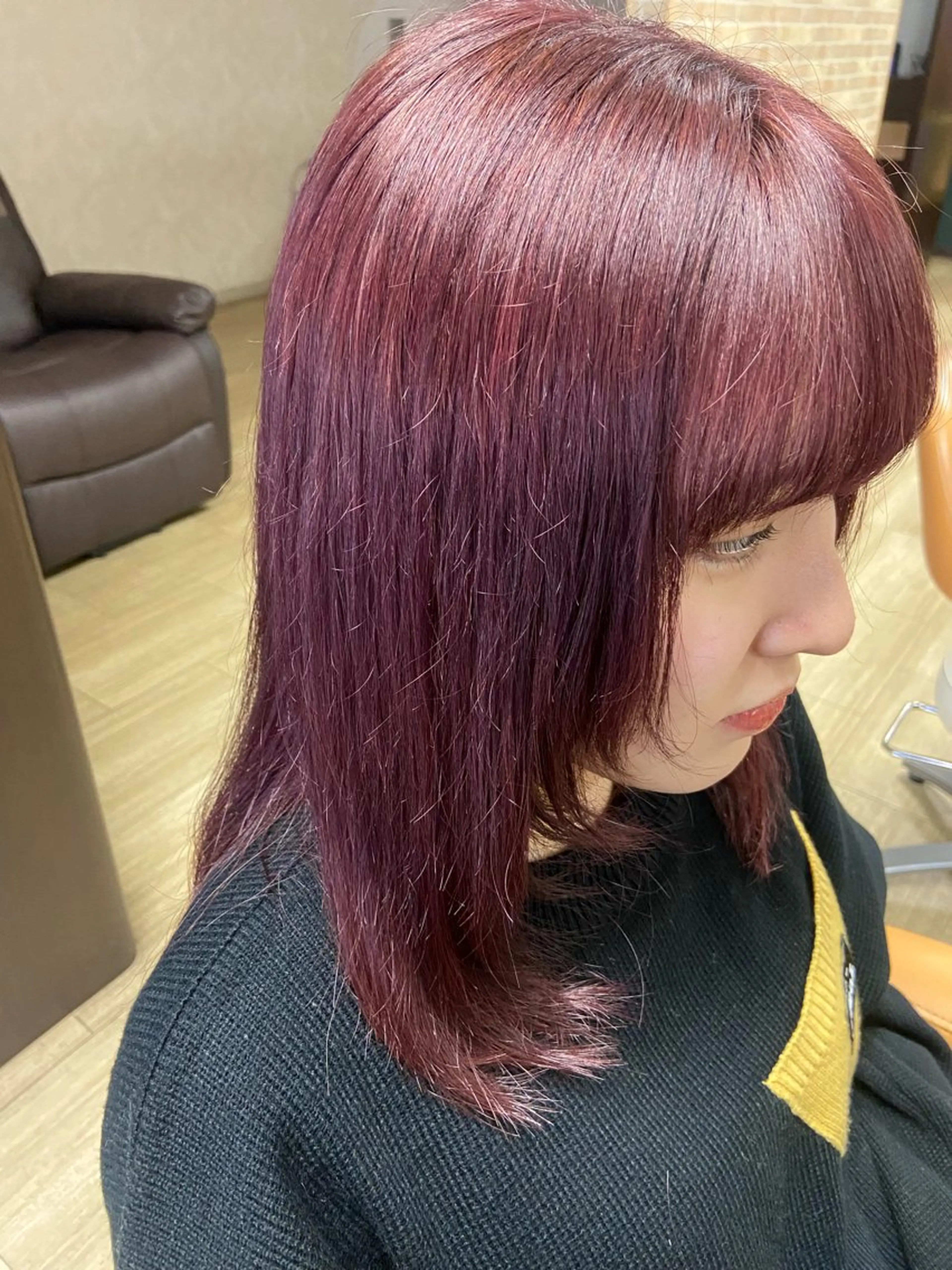 セミロング カラー レッドカラー 千上 結希奈のヘアスタイル