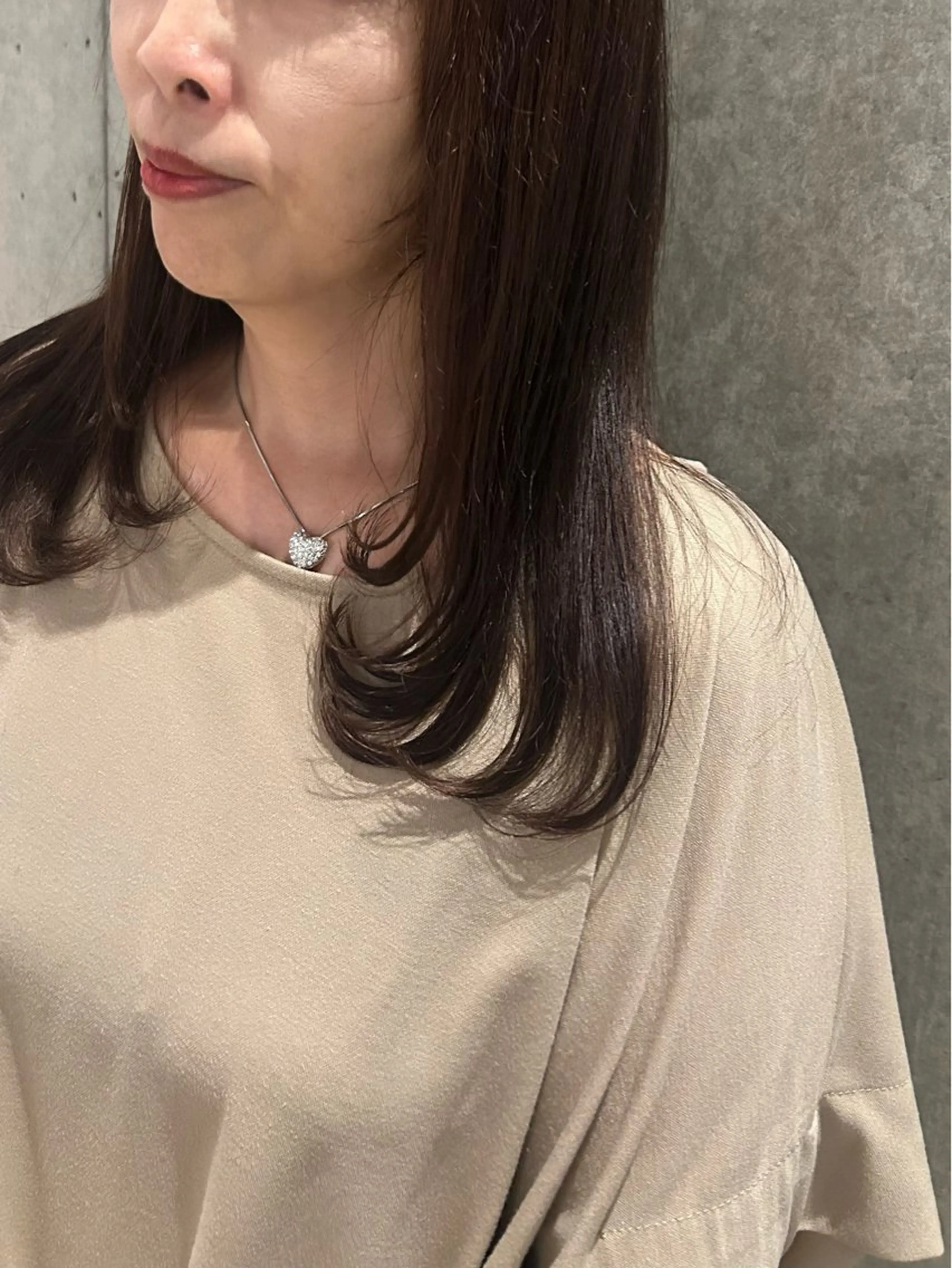 セミロング レイヤーカット 南 菜花のヘアスタイル