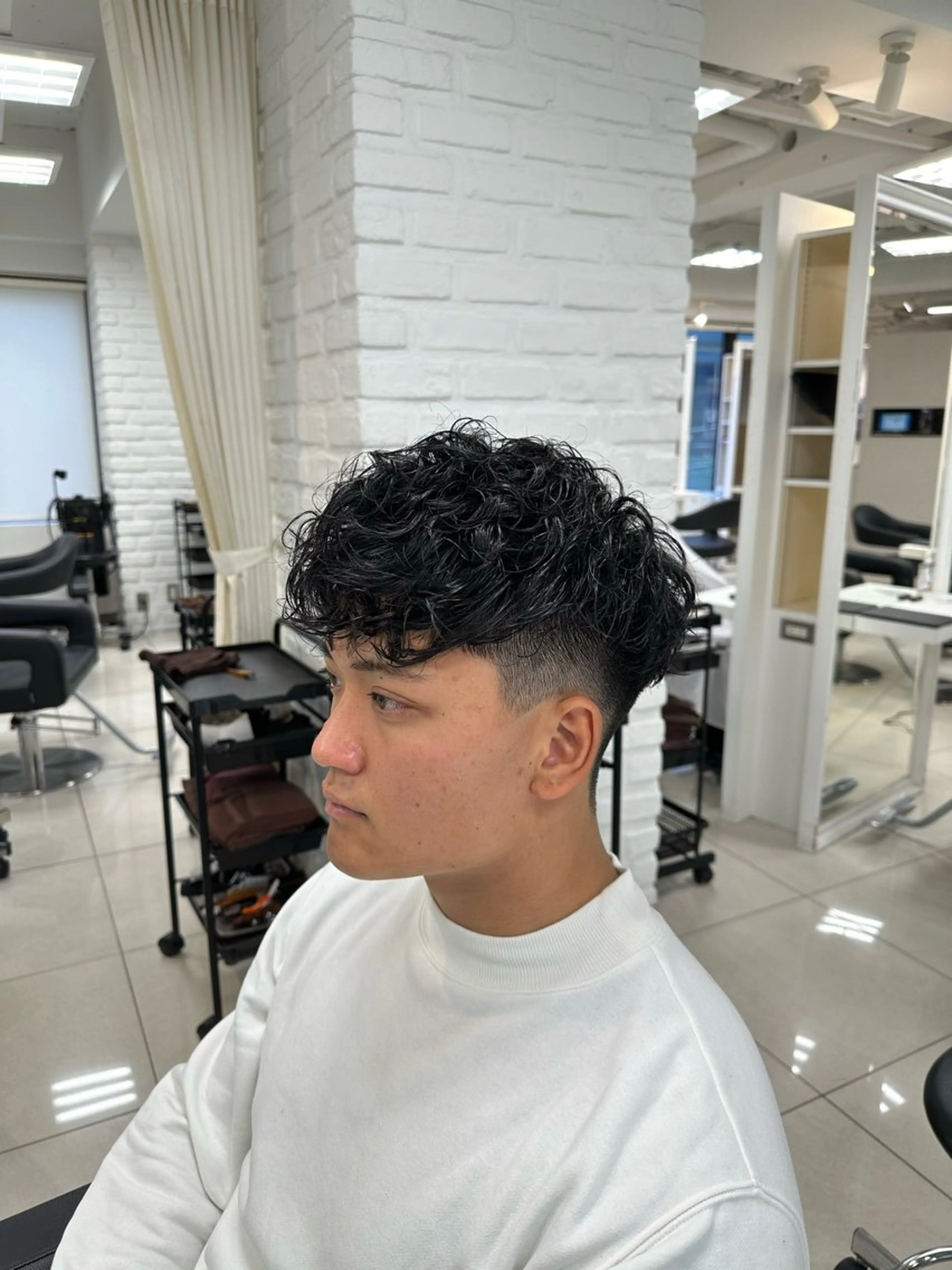 ショート パーマ メンズ スペインカール カット パーマ トリートメント フェザーパーマ職人 🪶ryosukeのヘアスタイル