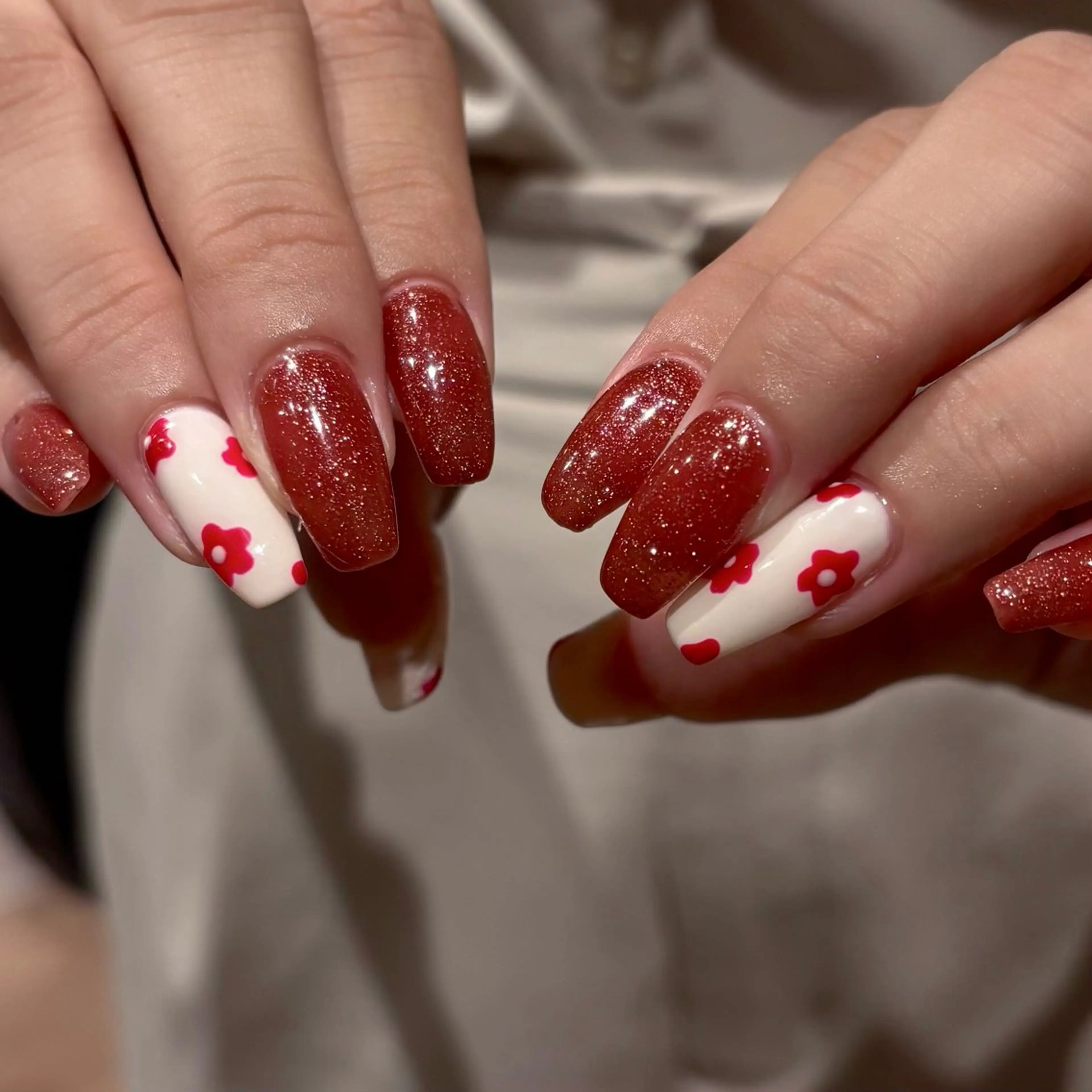 ネイル フラワーネイル ラメ(グリッター) 赤色 ハンドネイル Bianca名駅店 安田のネイルデザイン