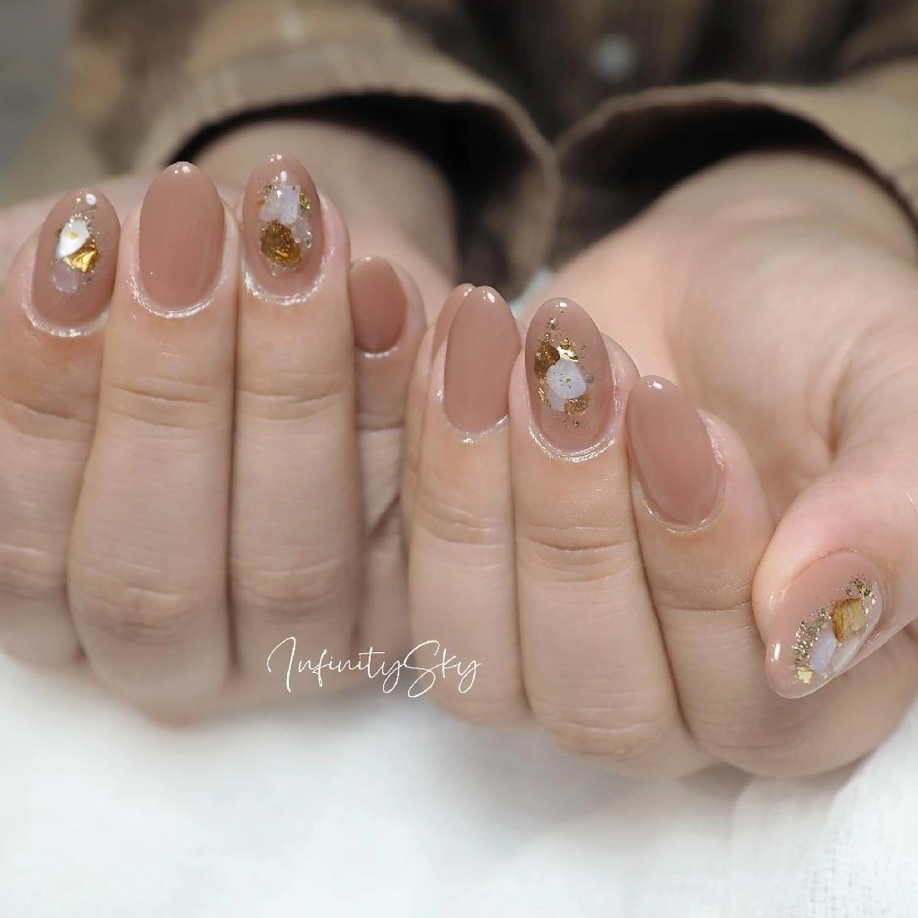 ネイル ブラウン シンプルネイル ハンドネイル infinity skyのネイルデザイン