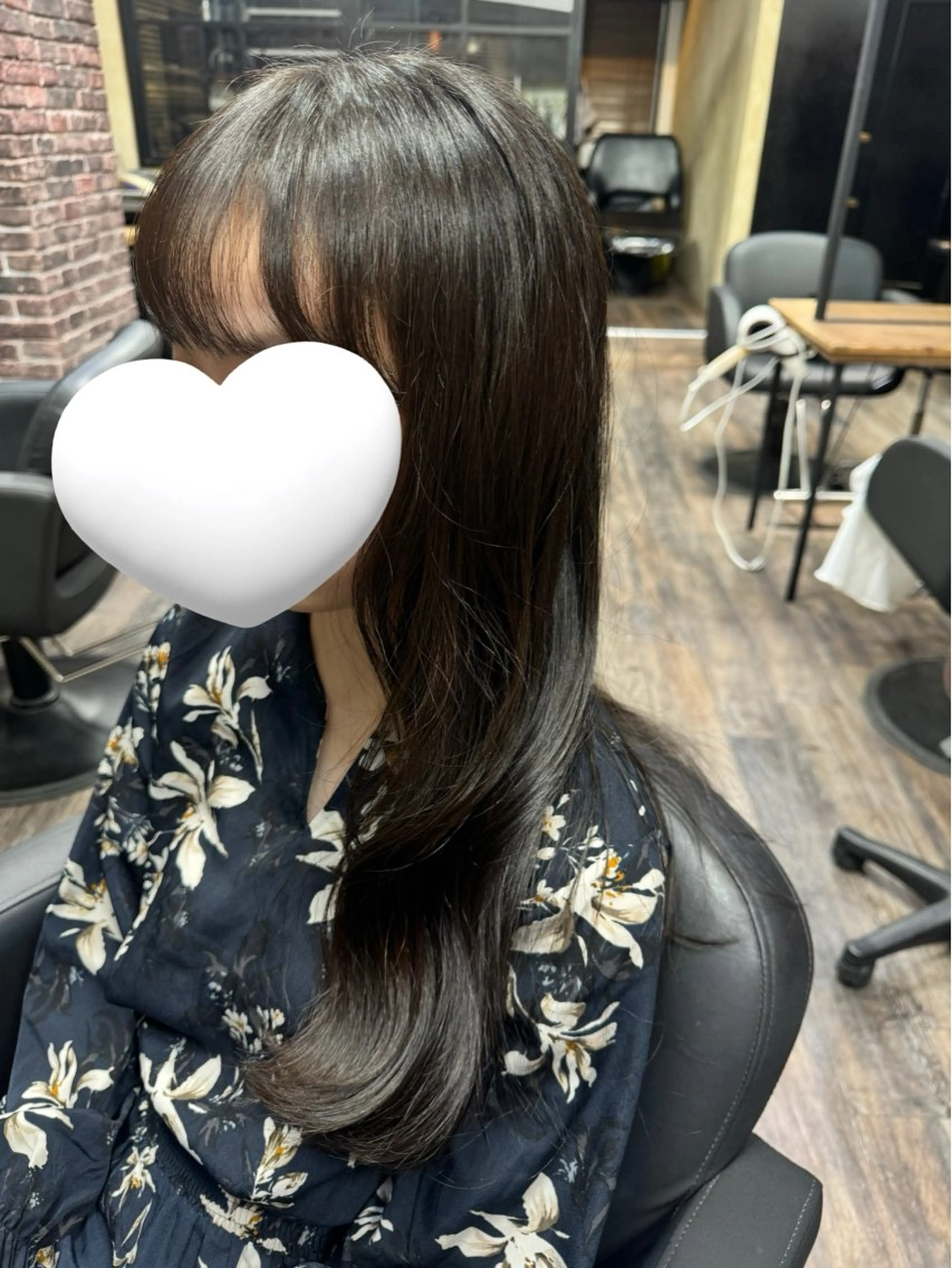 セミロング 艶カラー🎀 YUUKAのヘアスタイル