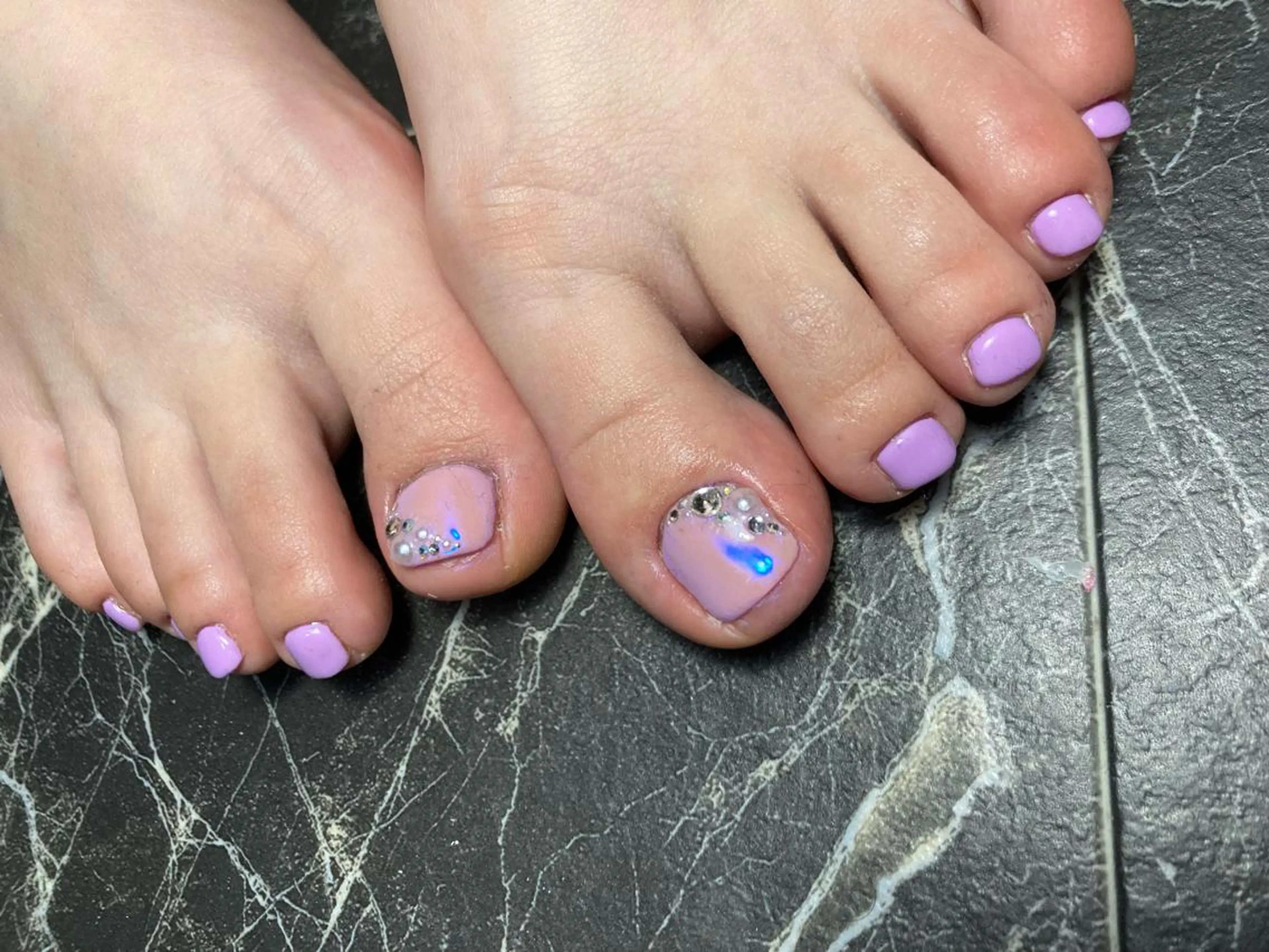 ショート ネイル ハンドネイル フットネイル ✴︎ Delightのネイルデザイン