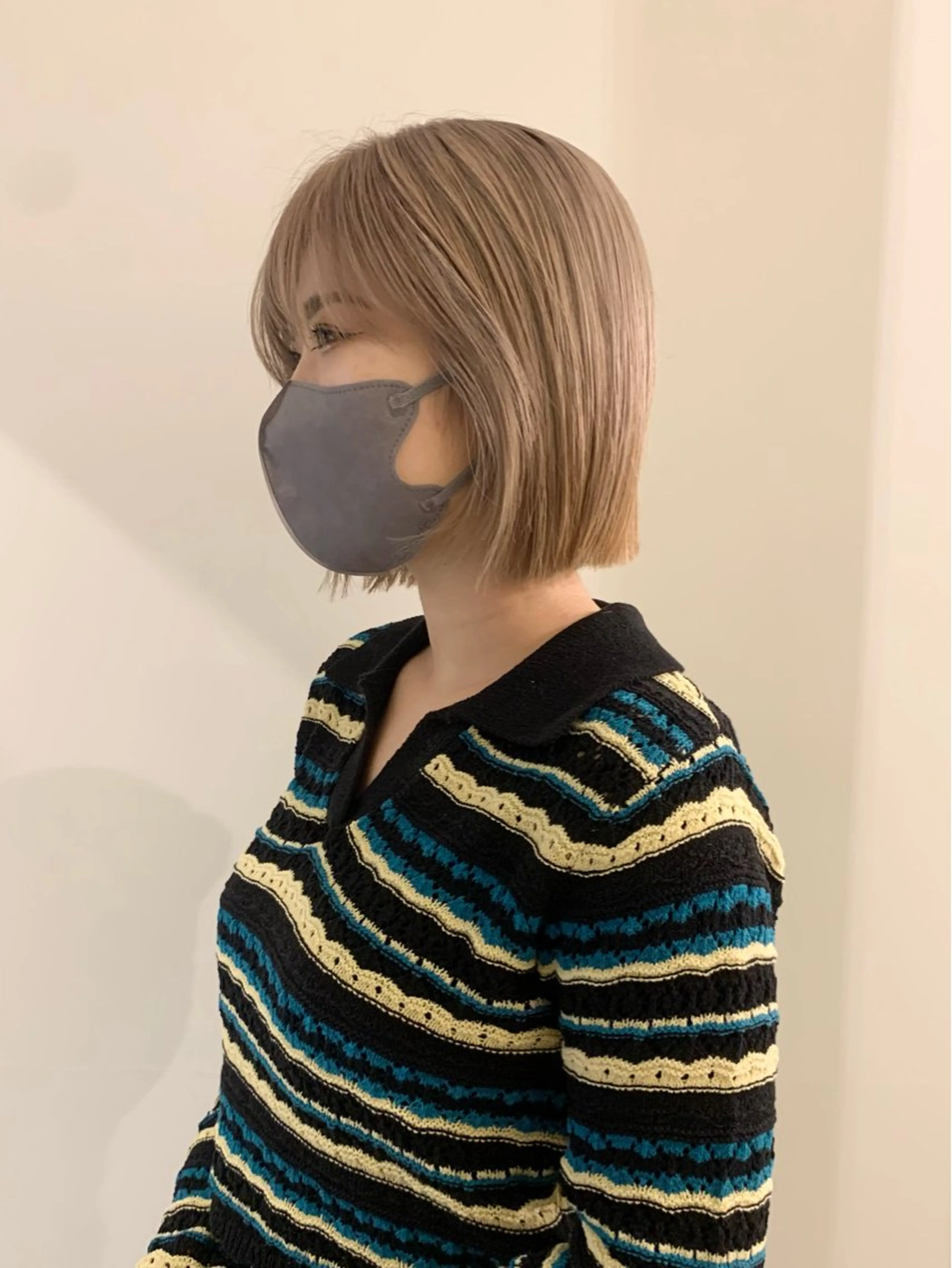 ミディアム カラー ベージュカラー 黒髪 ブリーチ ハイトーンカラー ミルクティーベージュ 落合希 Olivebeigeのヘアスタイル