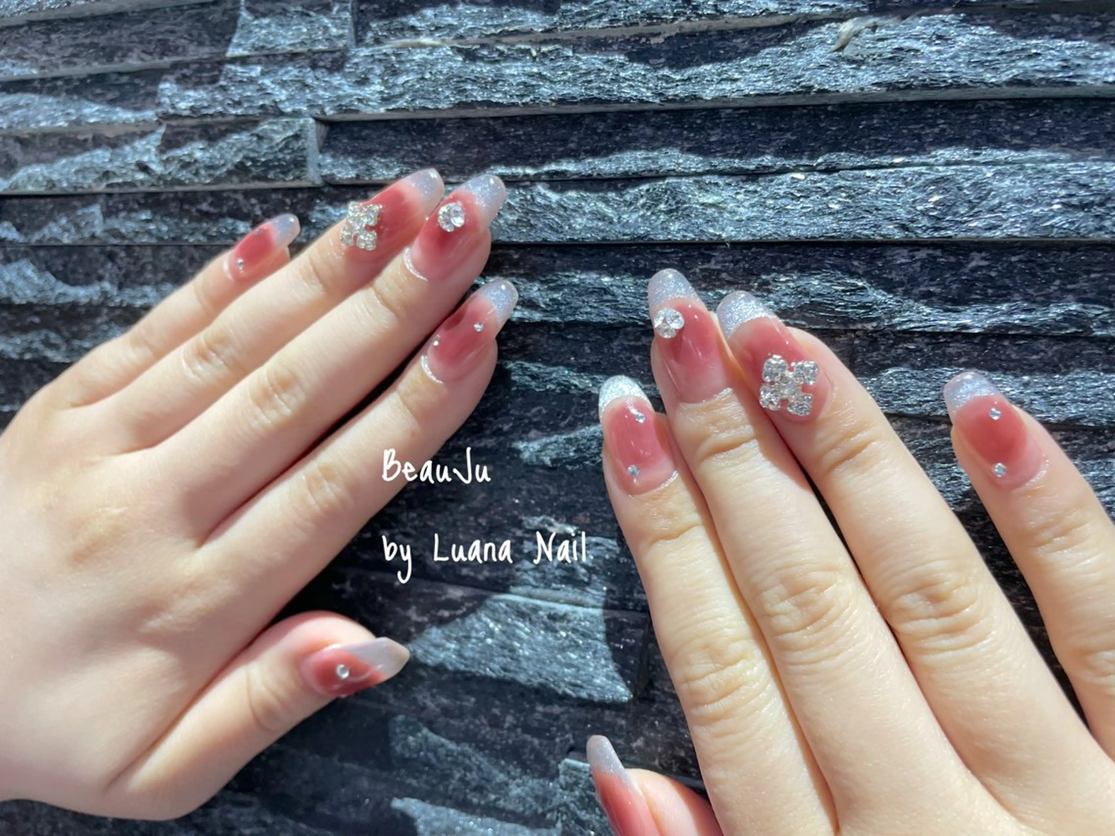 ネイル マグネットネイル ハンドネイル BeauJu by Luana Nailのネイルデザイン