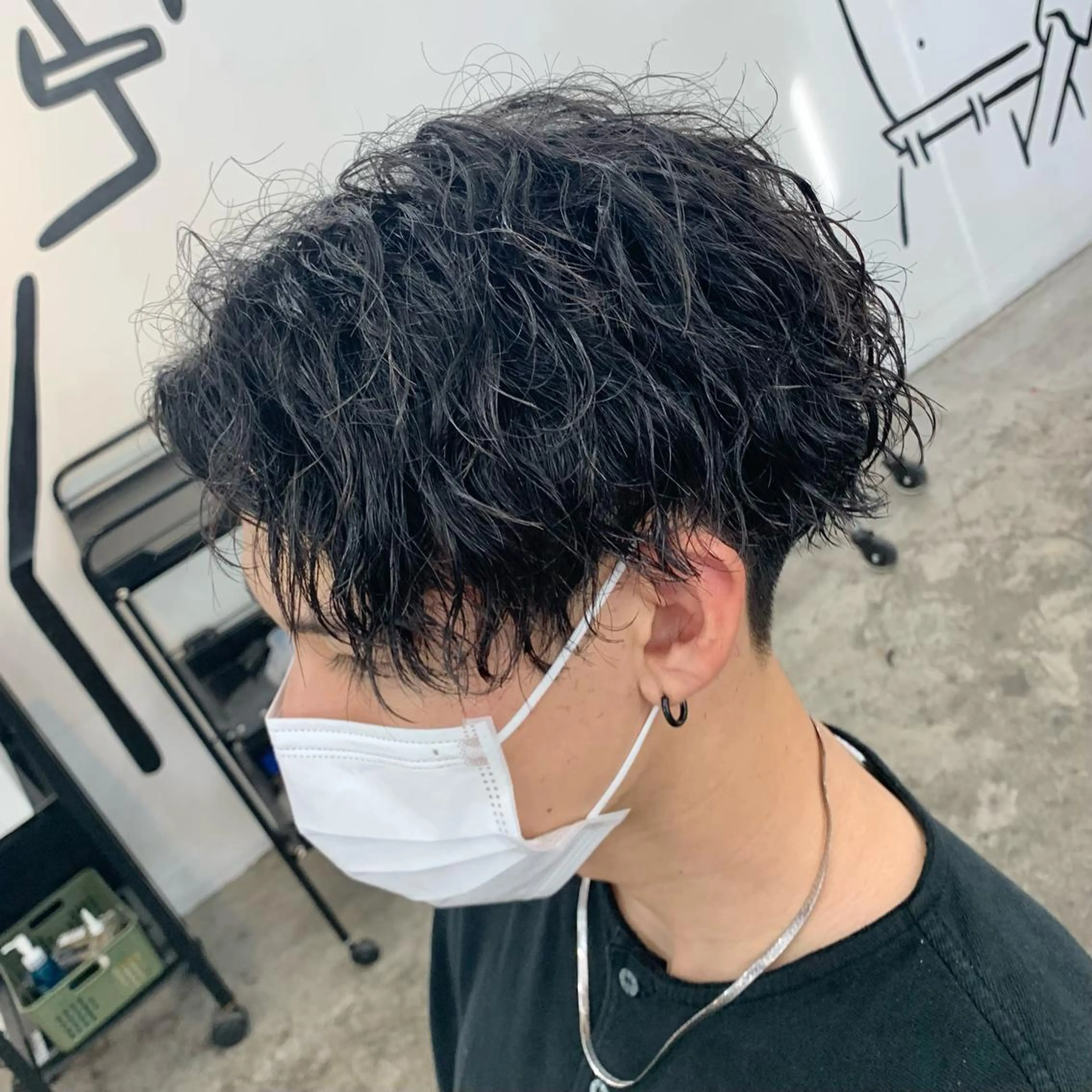 ショート パーマ メンズ センターパート カット パーマ メンズ特化美容師/ 藤戸 椋のヘアスタイル