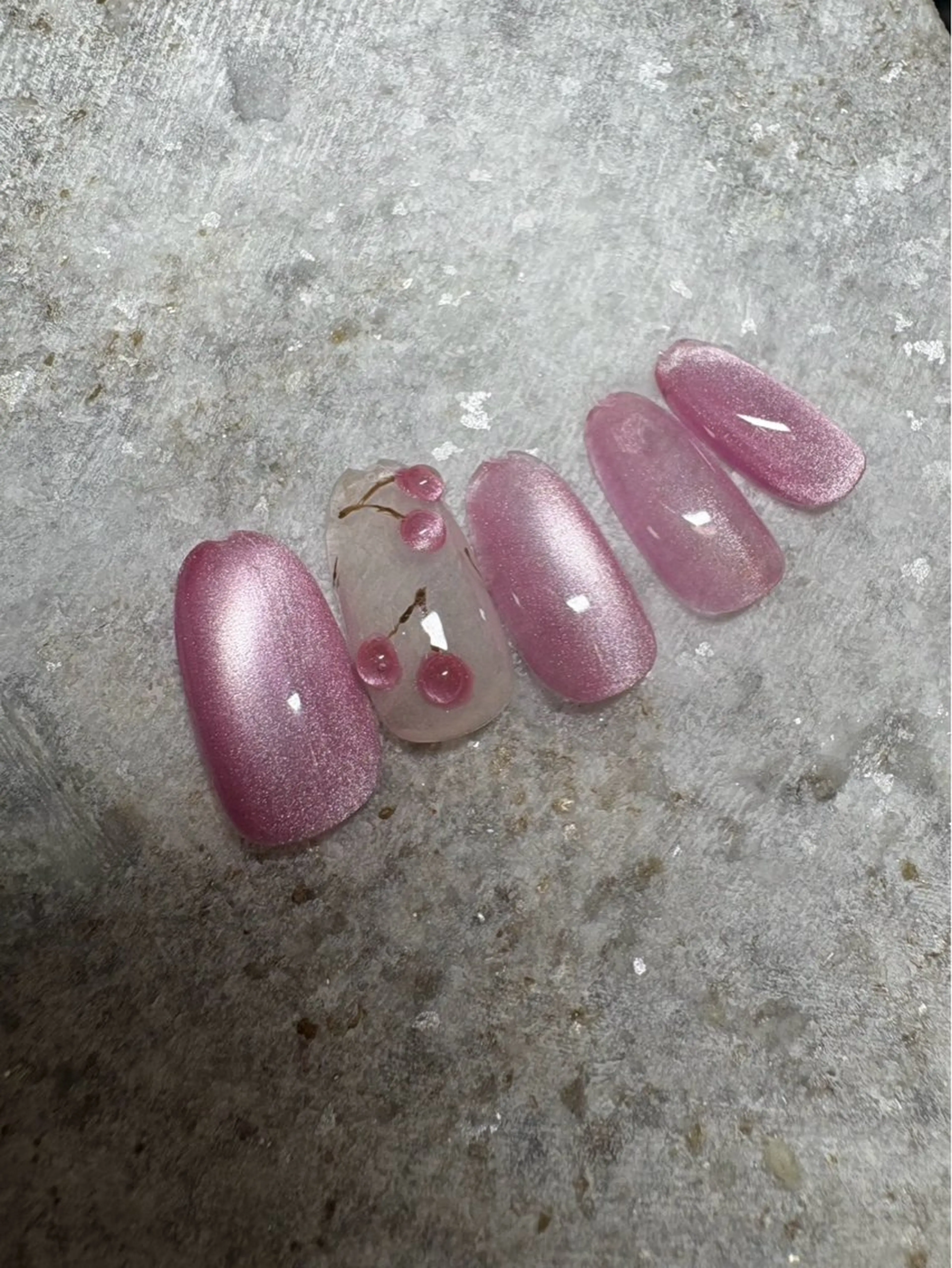 ネイル 黒須莉奈 IRYのネイルデザイン