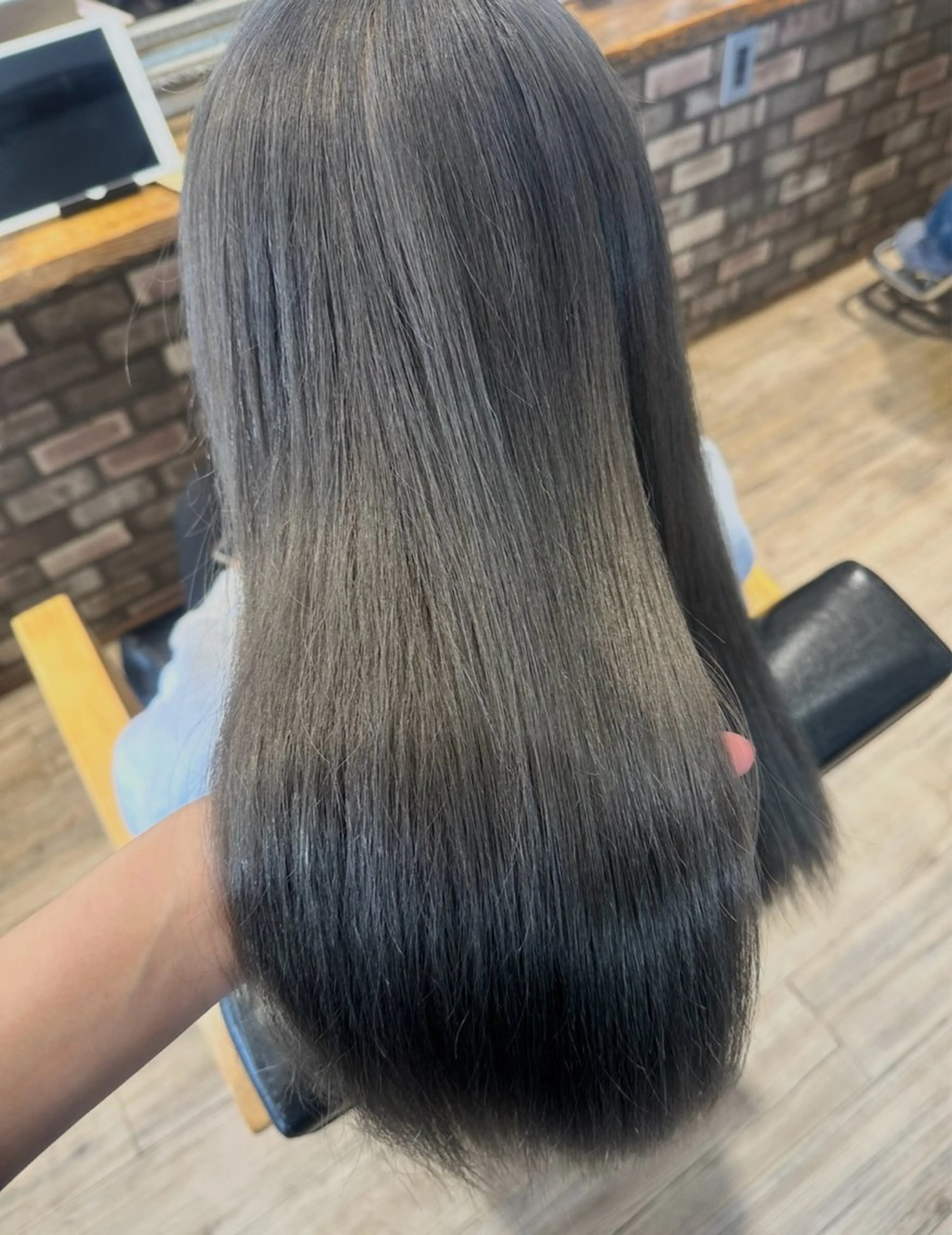 ロング ヘアカラー トリートメント オノ アイラのヘアスタイル