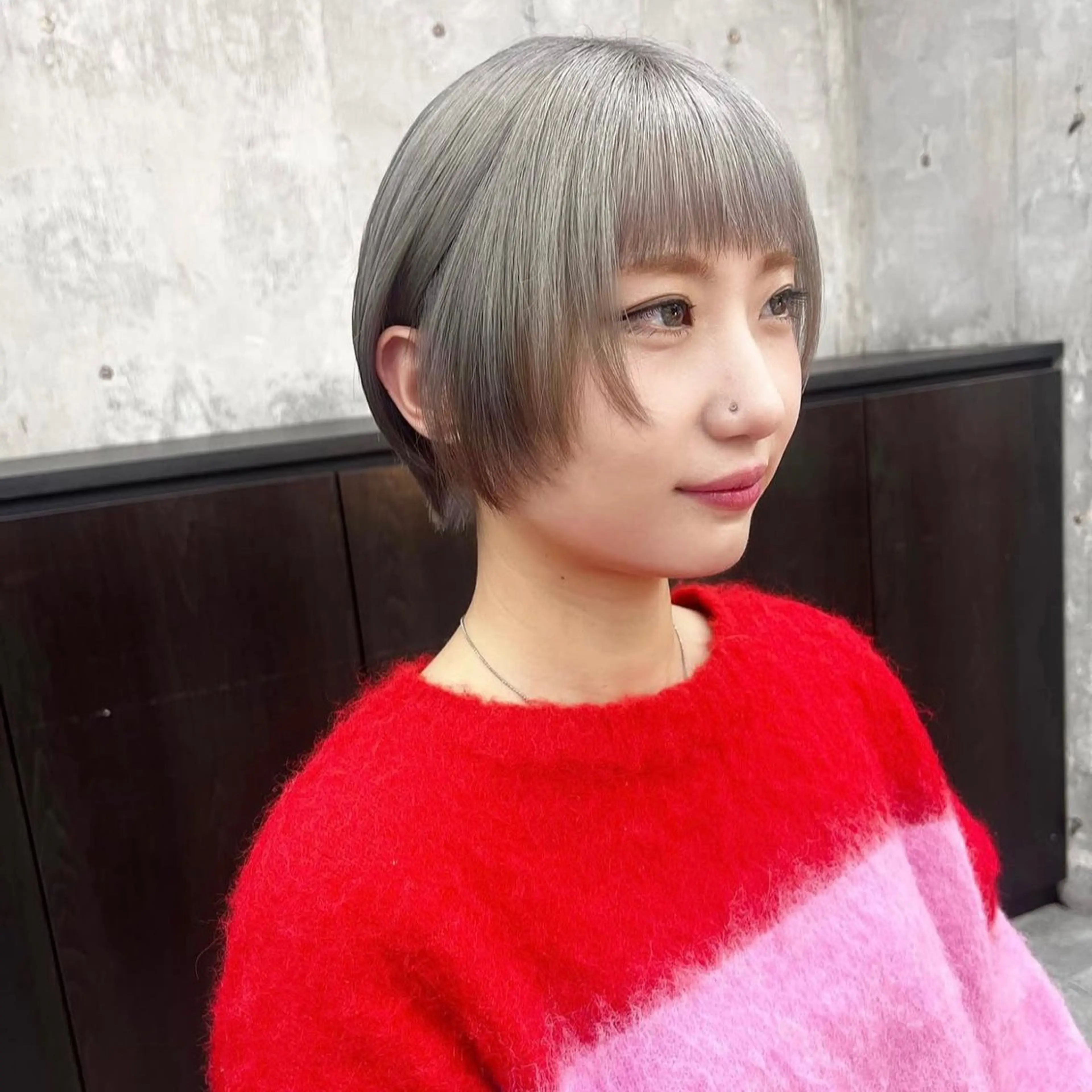 ショート カラー ブロンド シルバー カット ヘアカラー トリートメント 韓国ヘア /男女☘️ 細江 美紅のヘアスタイル