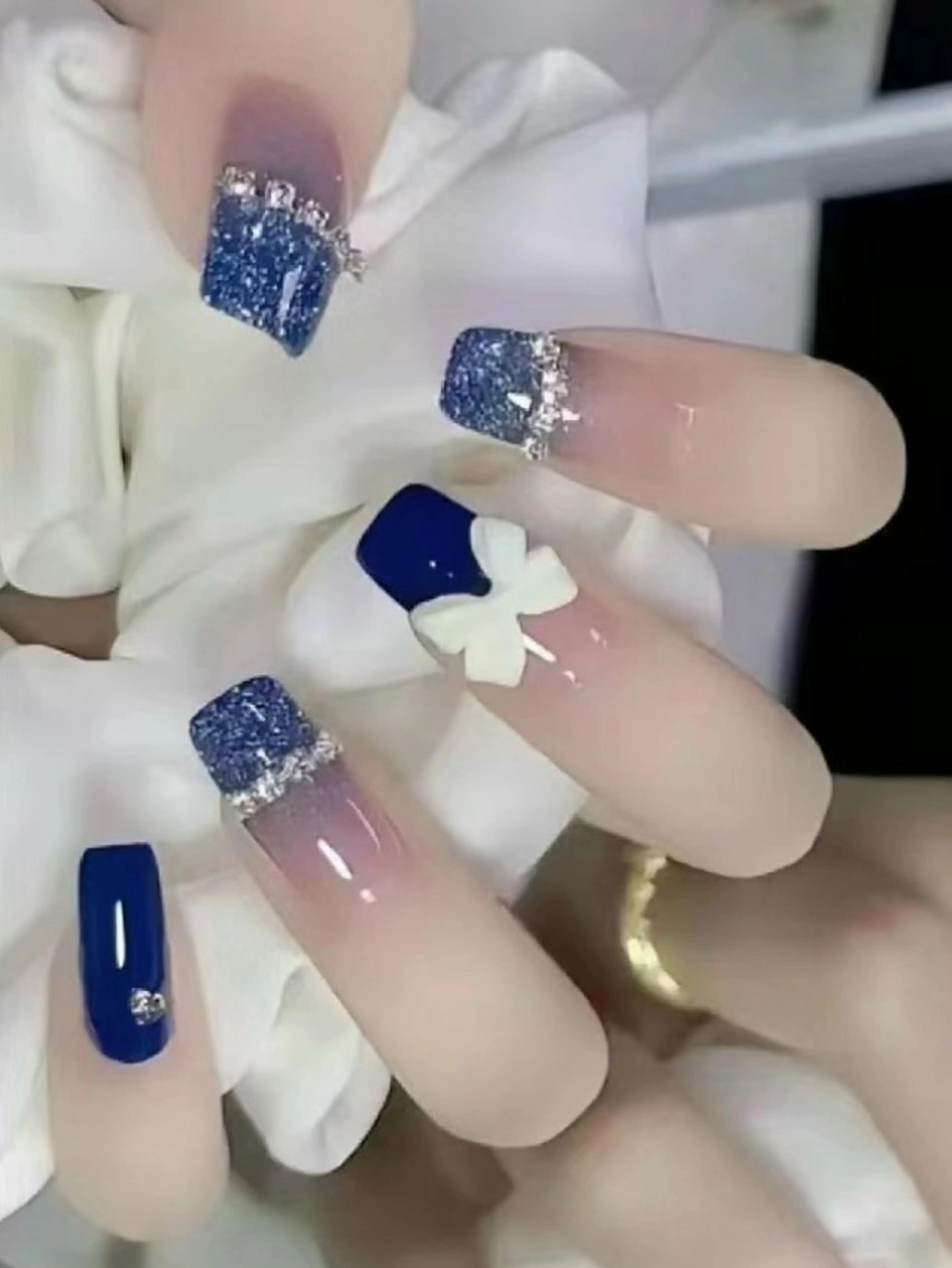 ネイル ハンドネイル H3 Nail Tsuki🦋💙のネイルデザイン