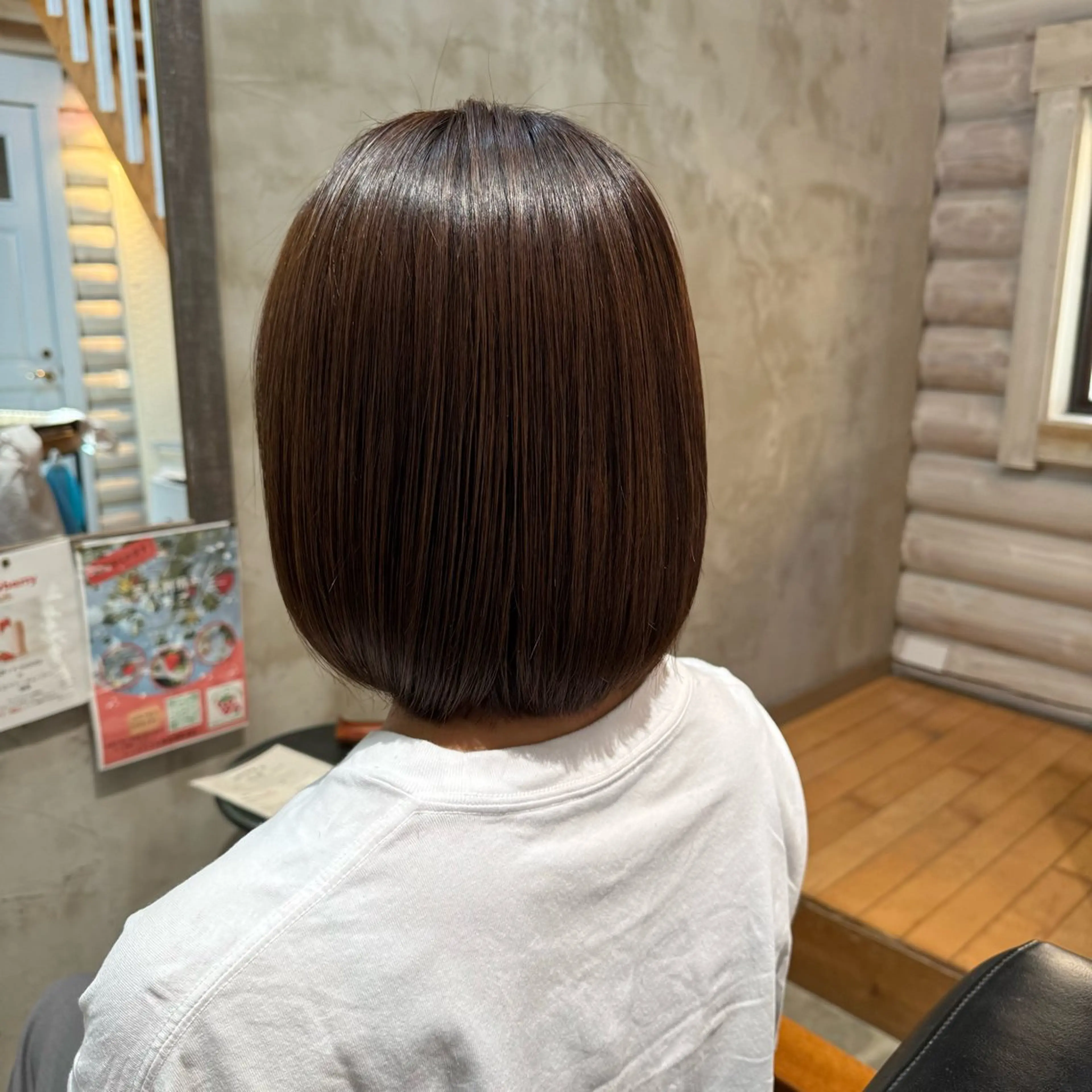 ミディアム ボブ カット 辻 里奈のヘアスタイル