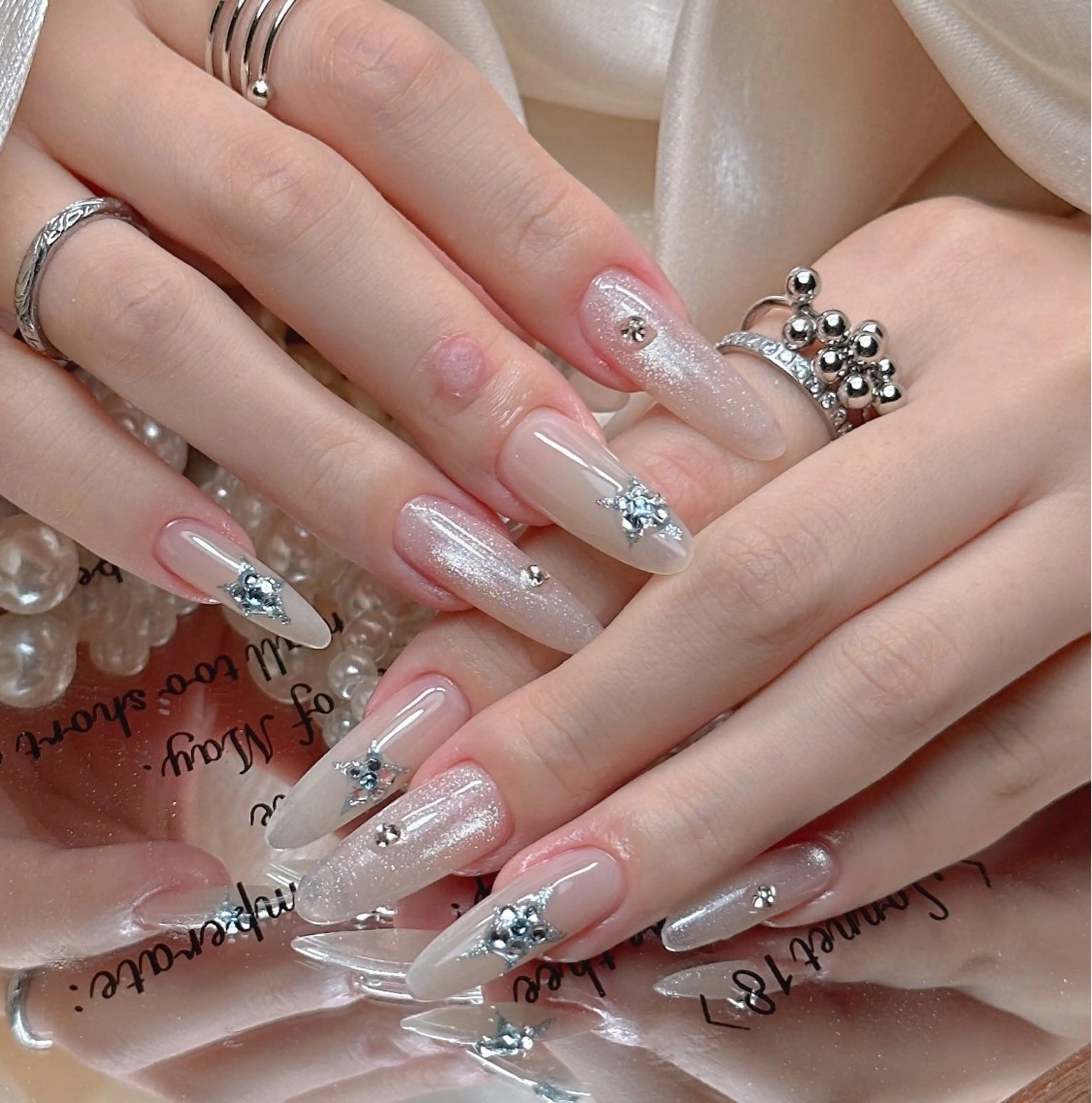 ネイル オーロラネイル べっ甲ネイル チークネイル 成人式 長さ出し ハンドネイル ハンドケア For you. Nail Salonのネイルデザイン