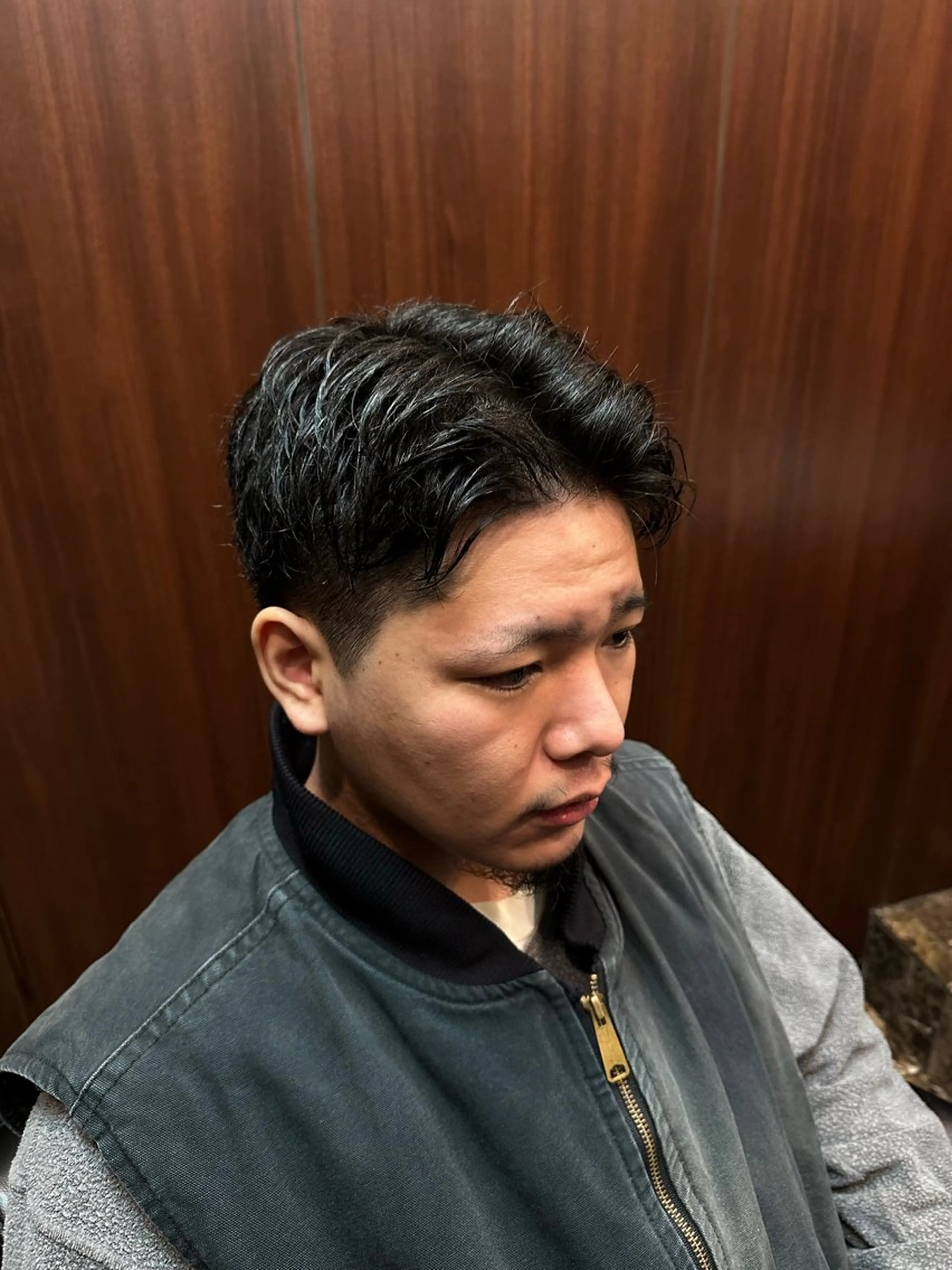 ショート パーマ メンズ センターパート ショートヘア 栗原 周太郎のヘアスタイル