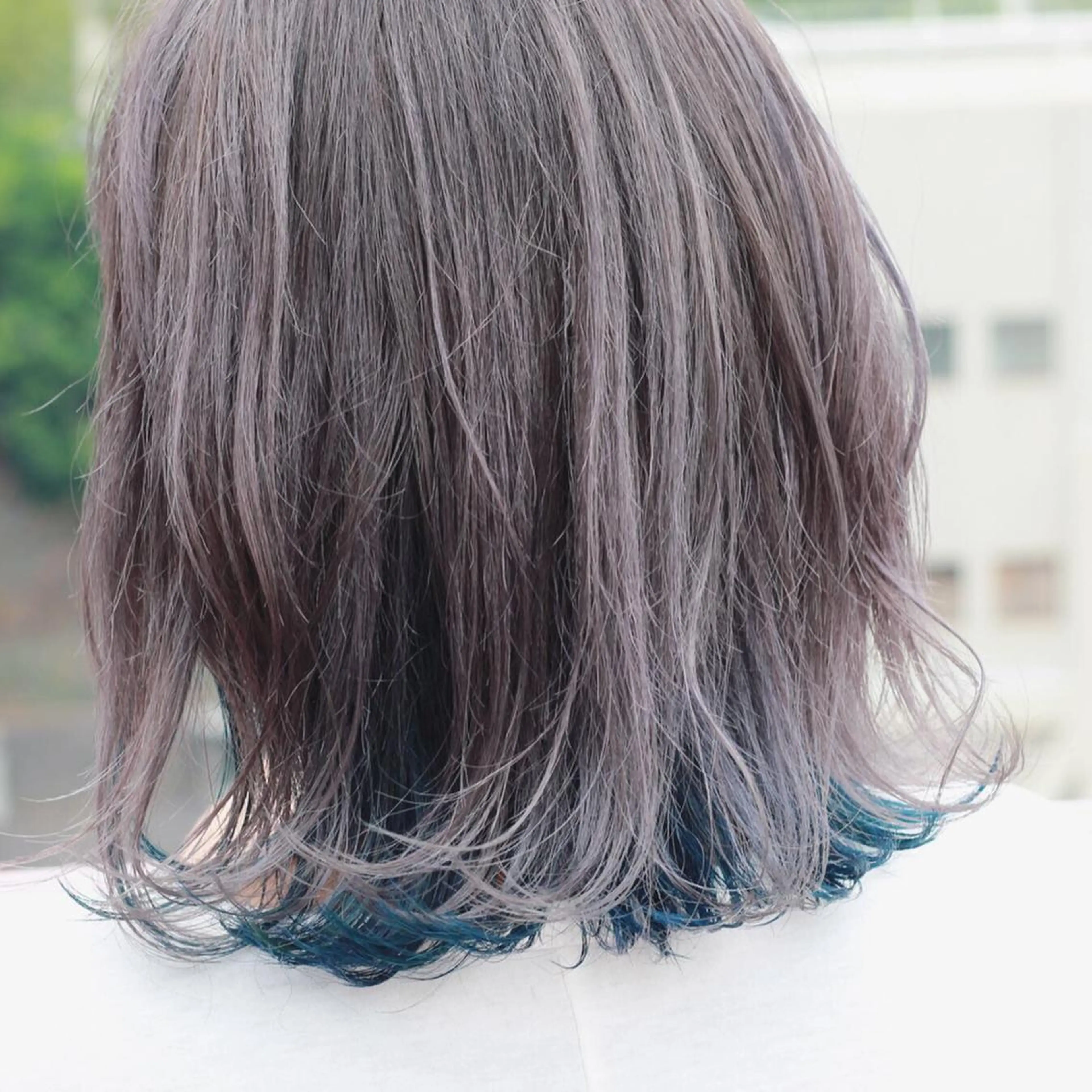 ミディアム カラー ブルーカラー シルバー ヘアカラー Viage （ビアージュ）のヘアスタイル