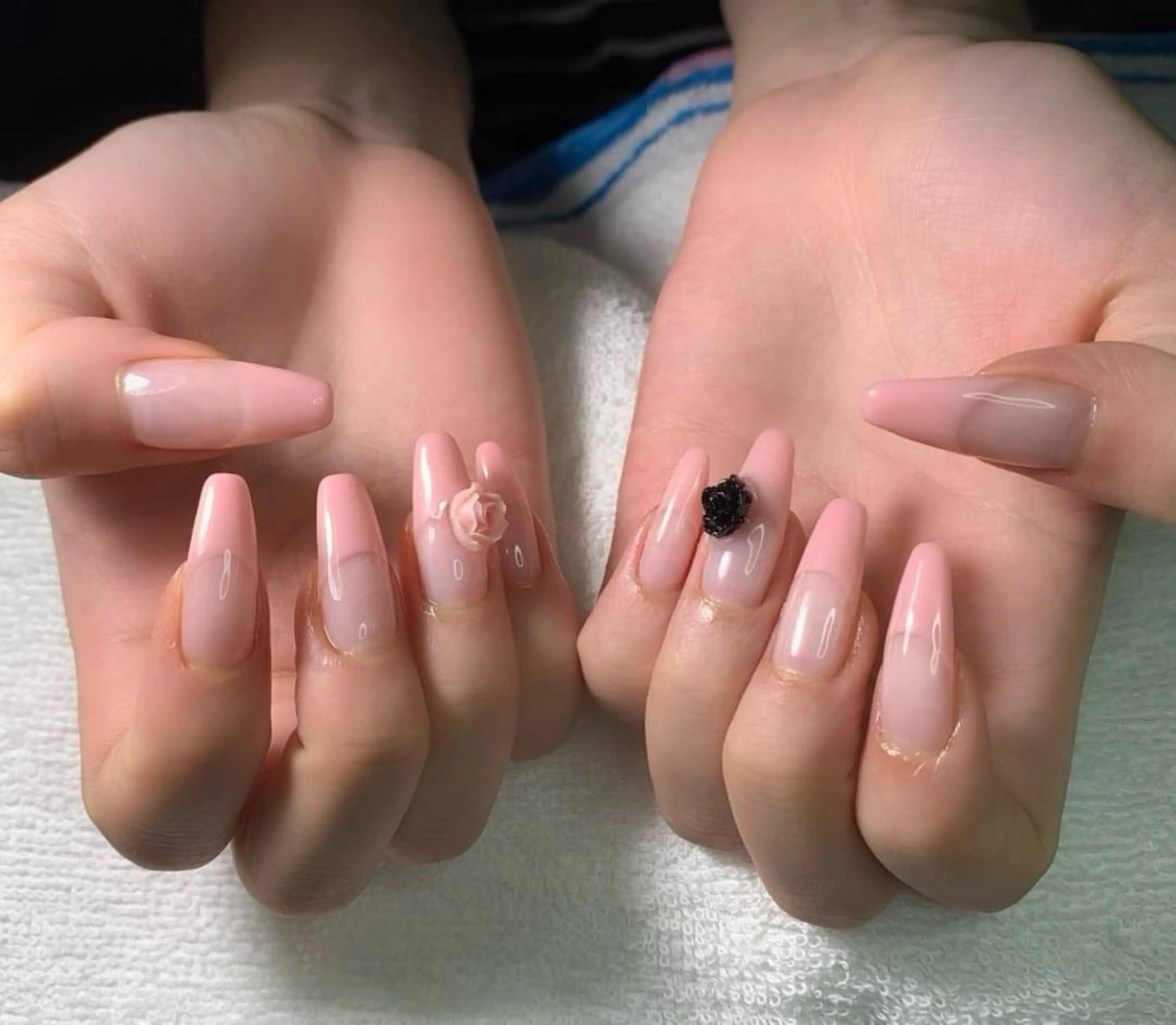 ネイル フットネイル フレンチネイル ピンク シンプルネイル 春ネイル ハンドネイル フットネイル MHR nailのネイルデザイン