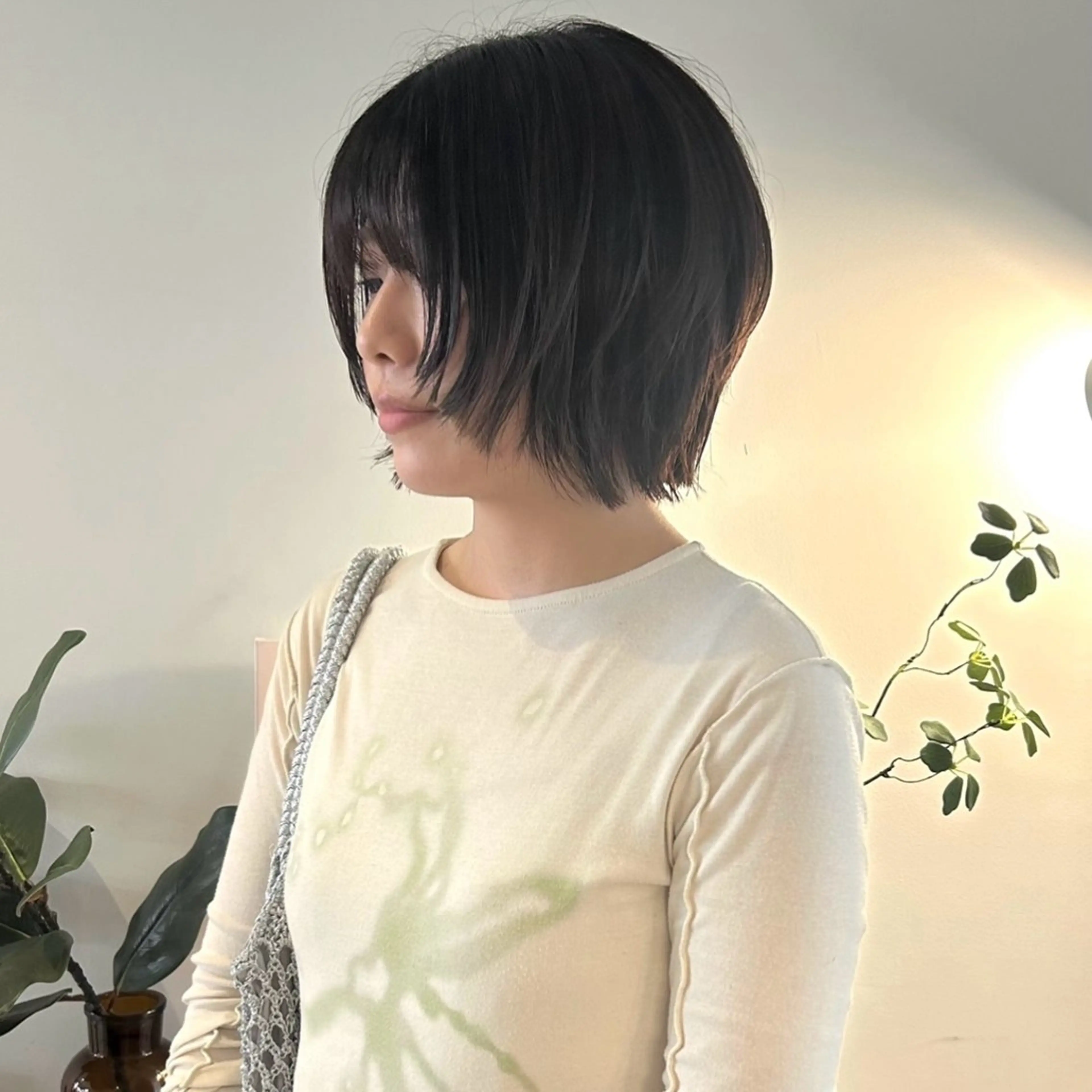 ショート カラー パーマ ボブレイヤー ボブ くびれヘア 顔まわりレイヤー ハッシュカット カット トリートメント nonoka オリーブ/レイヤーのヘアスタイル