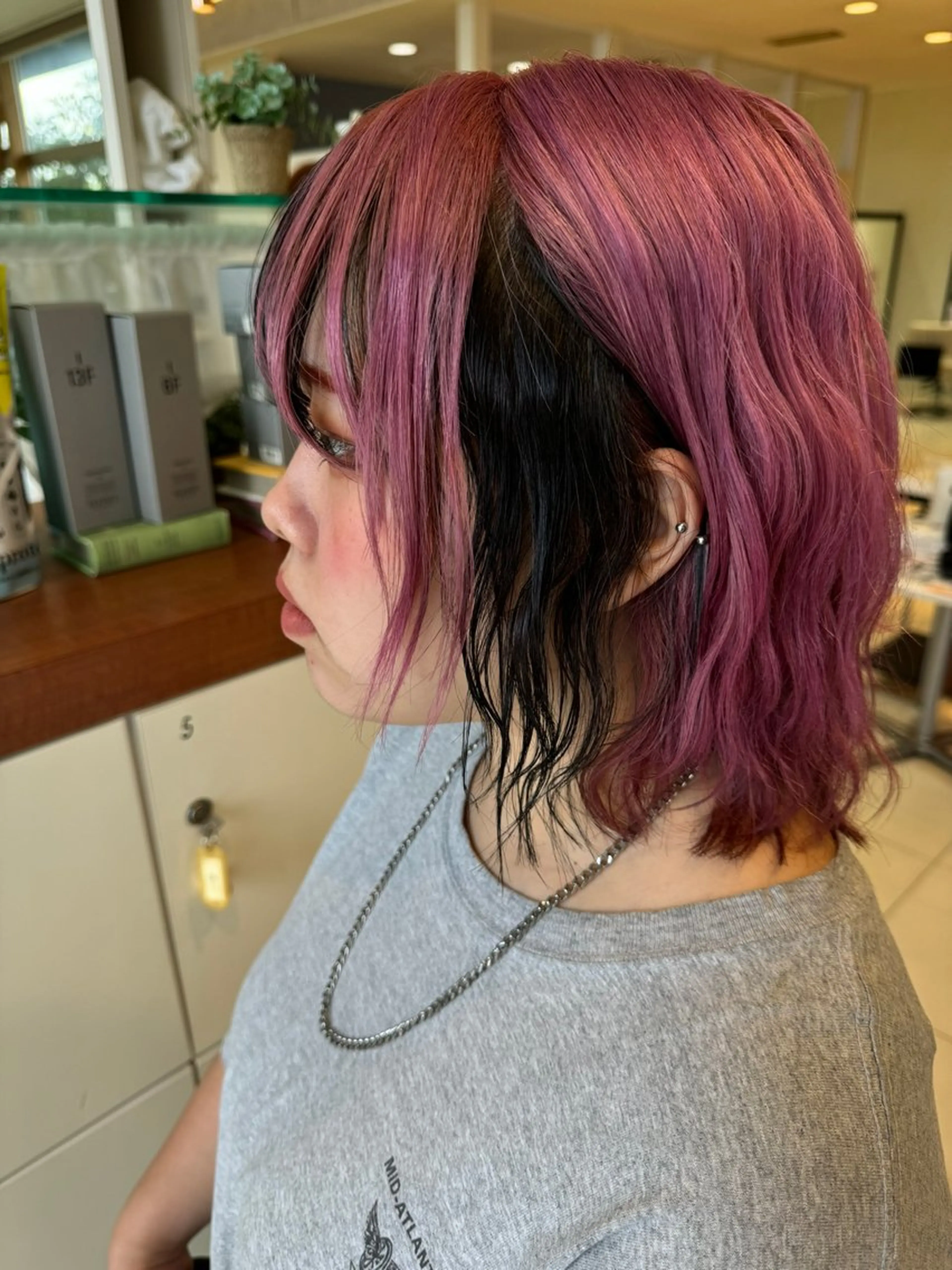 ミディアム カット ヘアカラー トリートメント 日置 大智のヘアスタイル