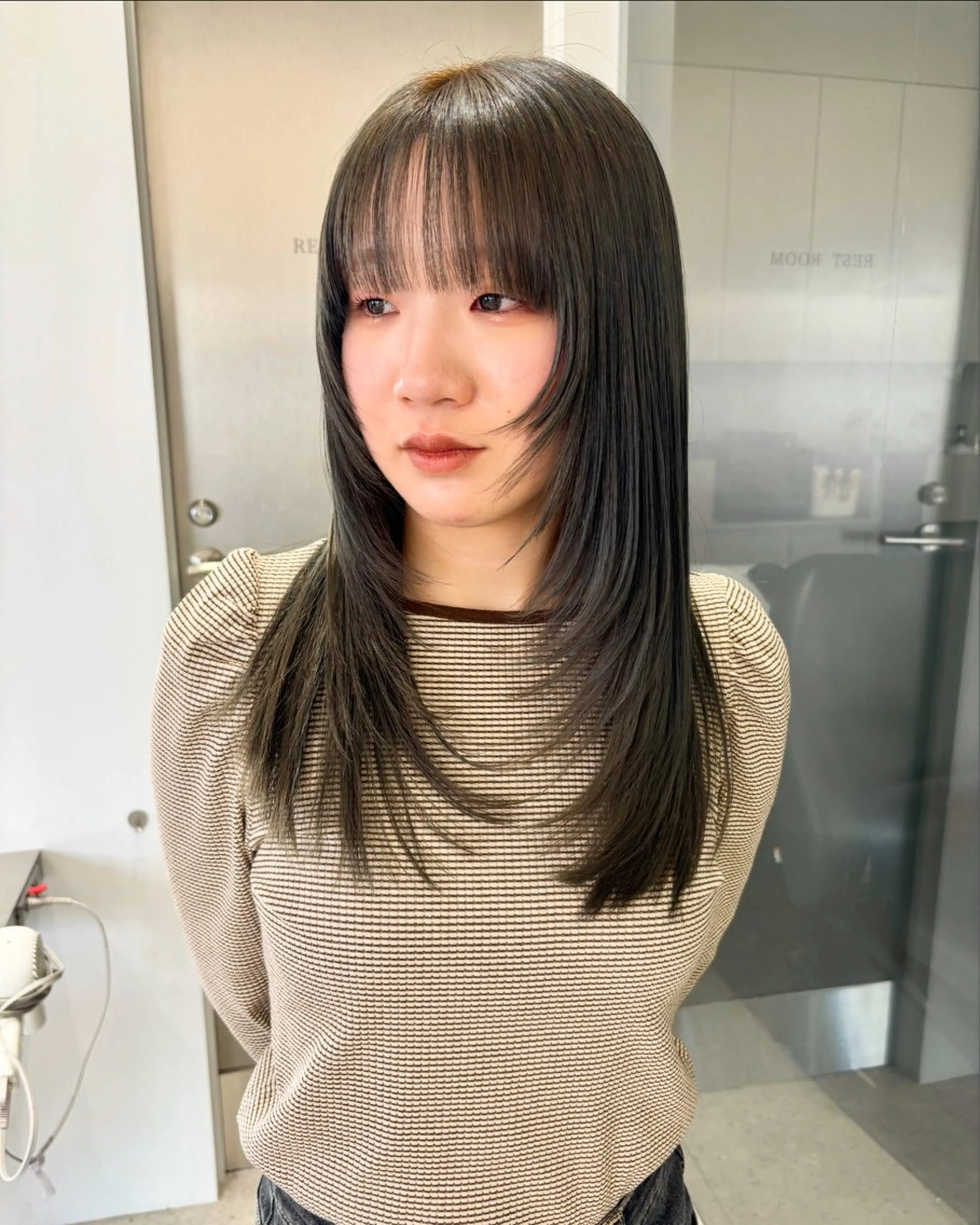 ロング カラー 顔まわりレイヤー レイヤーカット iLi 《イリ》のヘアスタイル