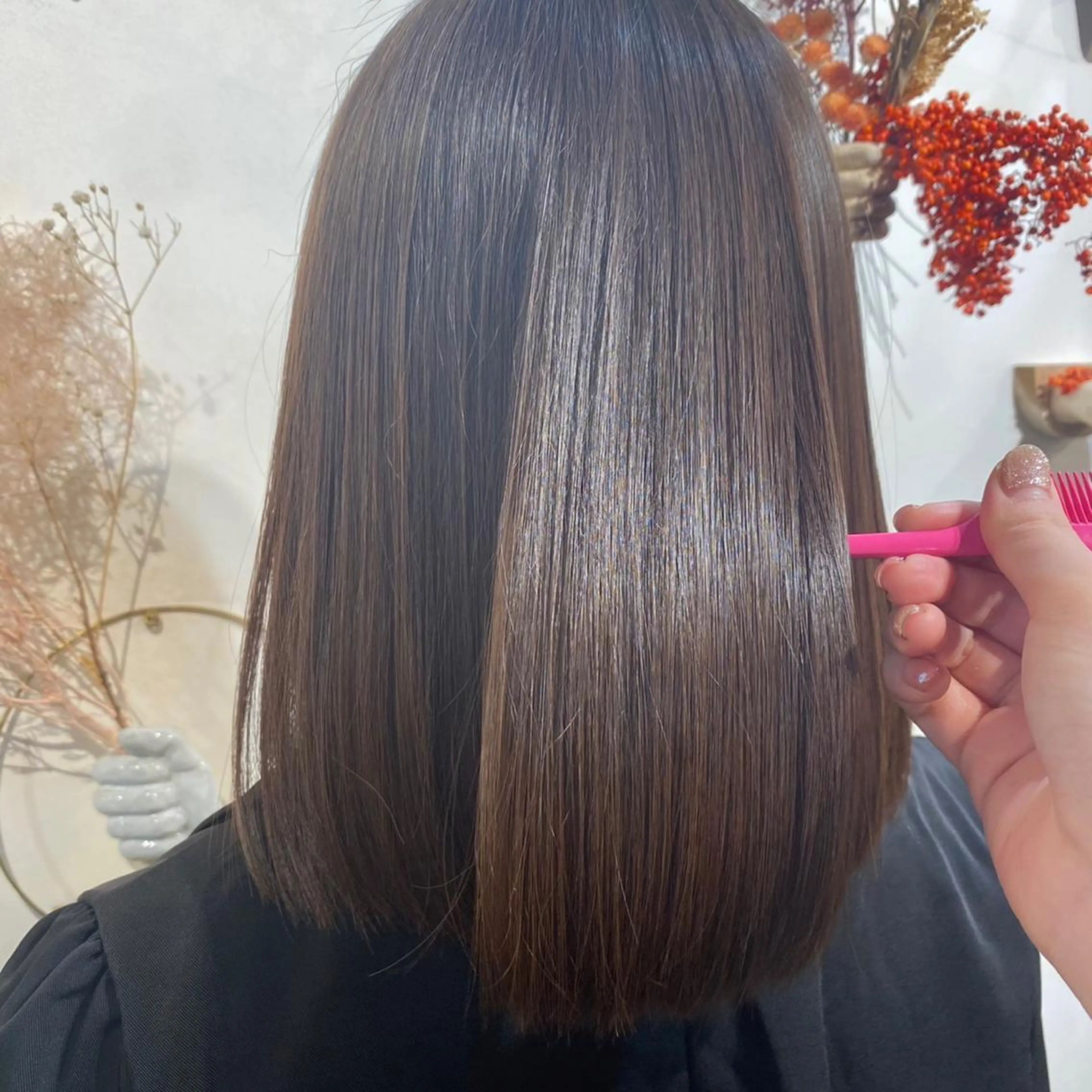 ミディアム トリートメント 酸熱トリートメント カット 縮毛矯正 トリートメント 片柳 美友季のヘアスタイル