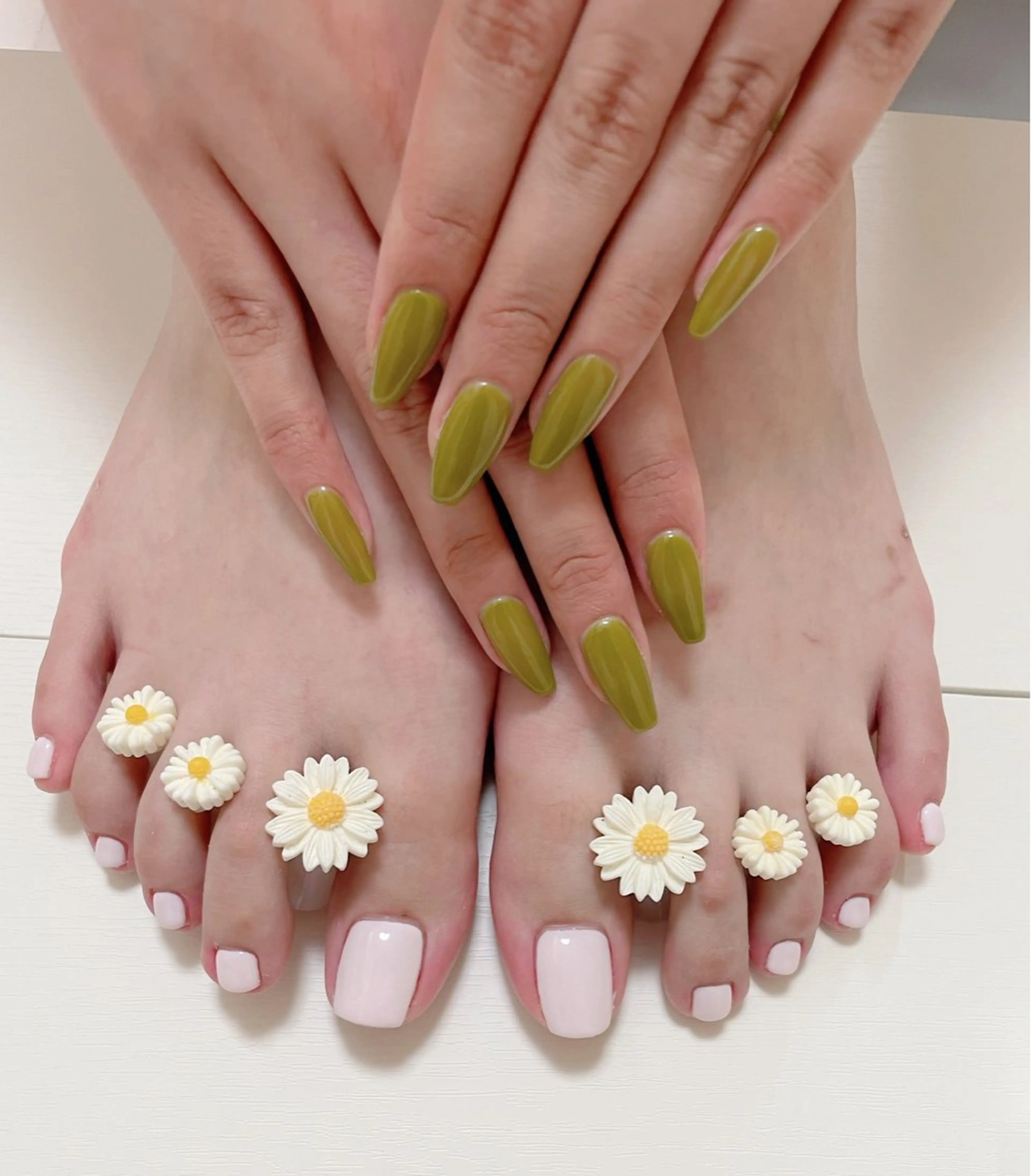 ❤️ハンド&フットセット・ワンカラー•ラメグラ❤️オフなし🎀の写真