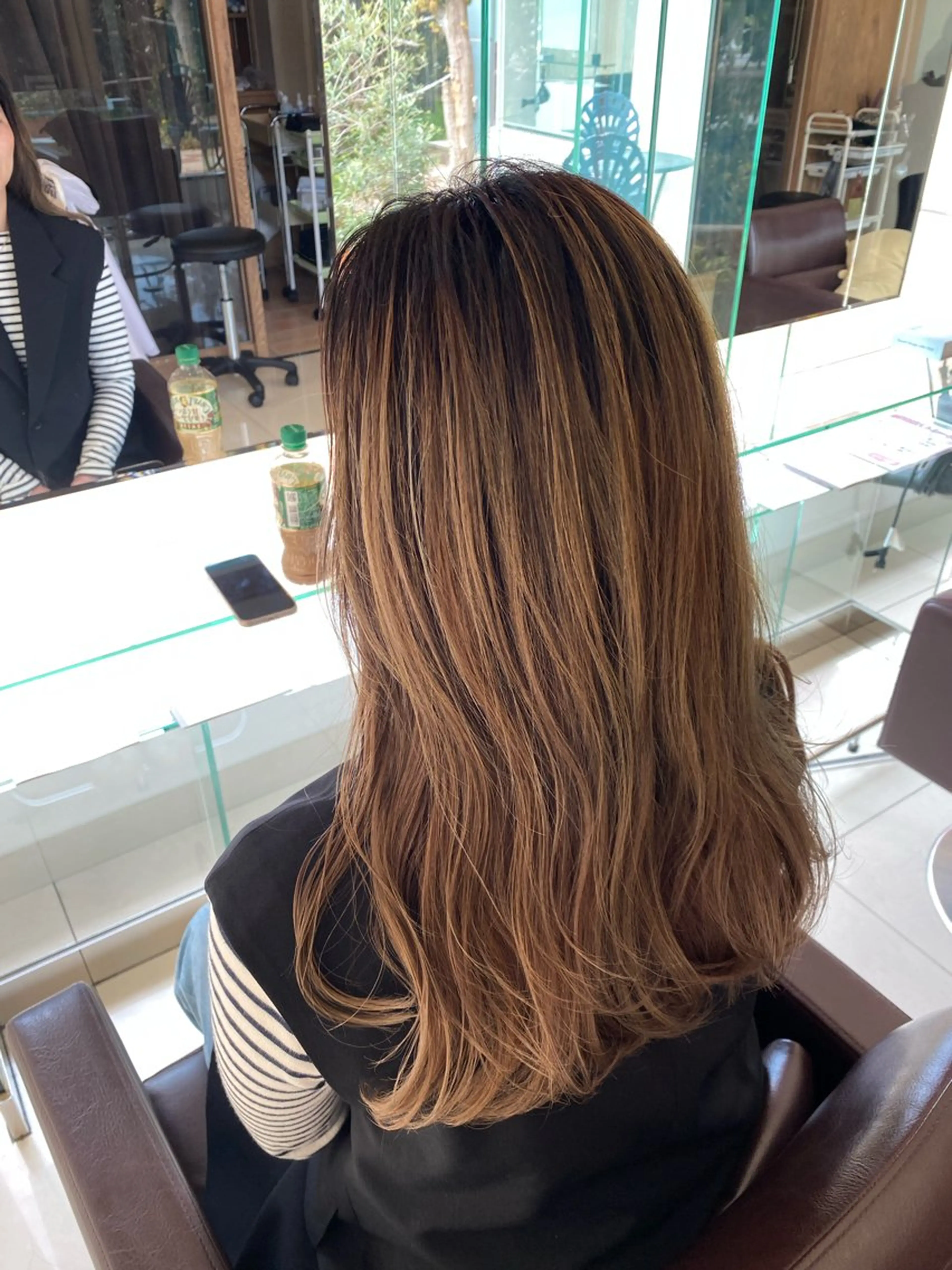 ロング カラー 小坂 麻綾のヘアスタイル