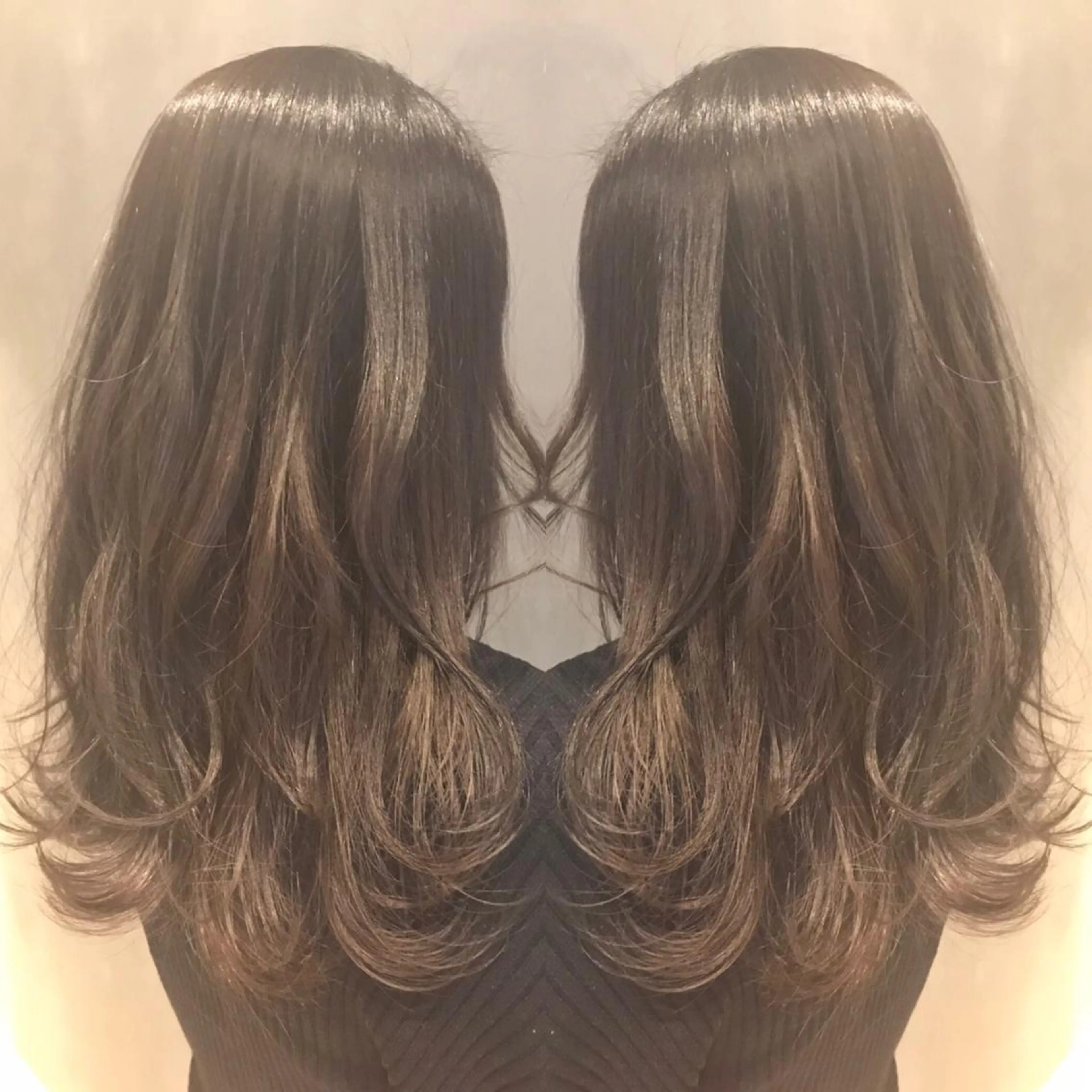 セミロング レイヤーカット 長谷川 沙紀のヘアスタイル