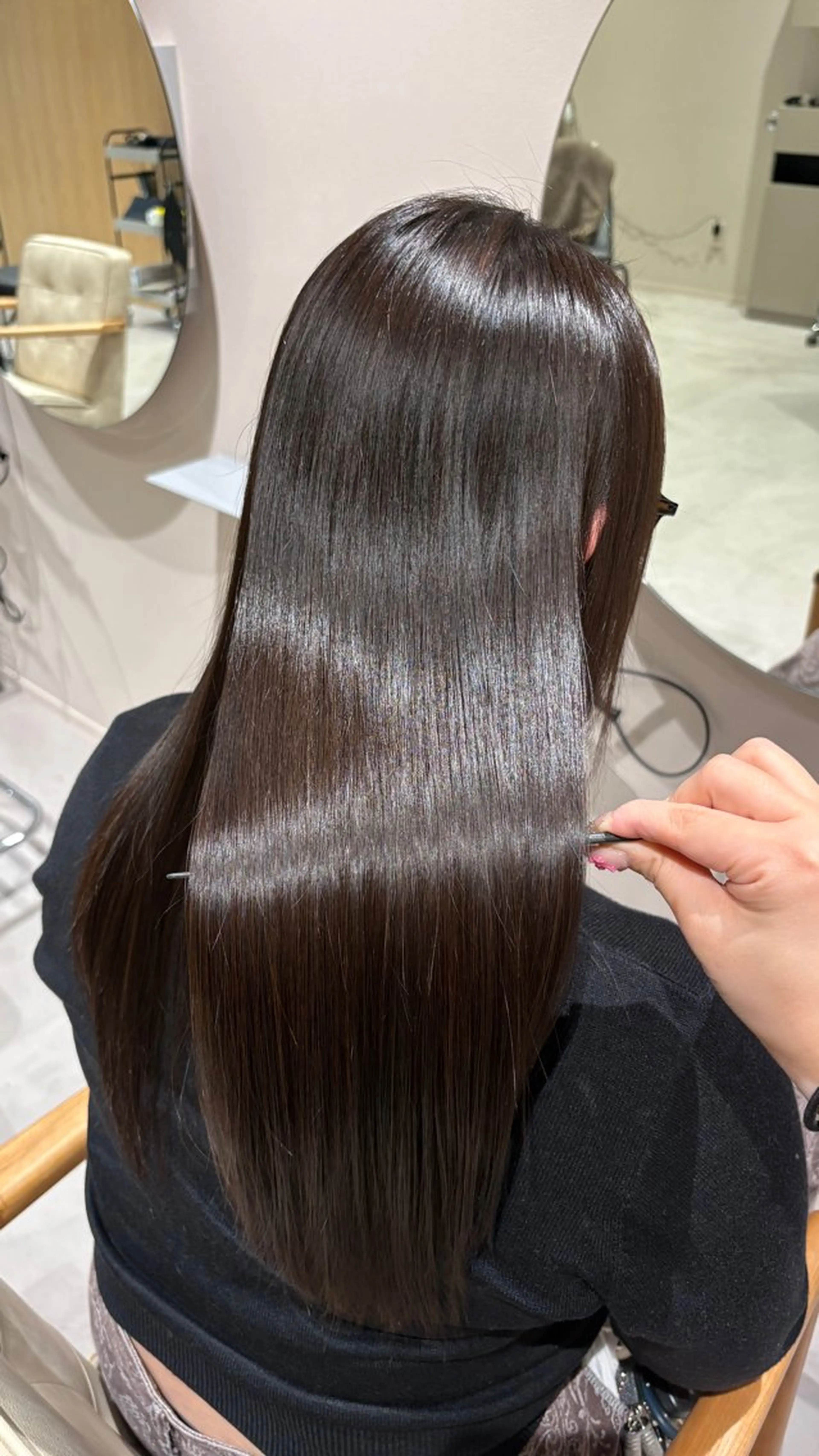 ロング 縮毛矯正 井山 葵のヘアスタイル