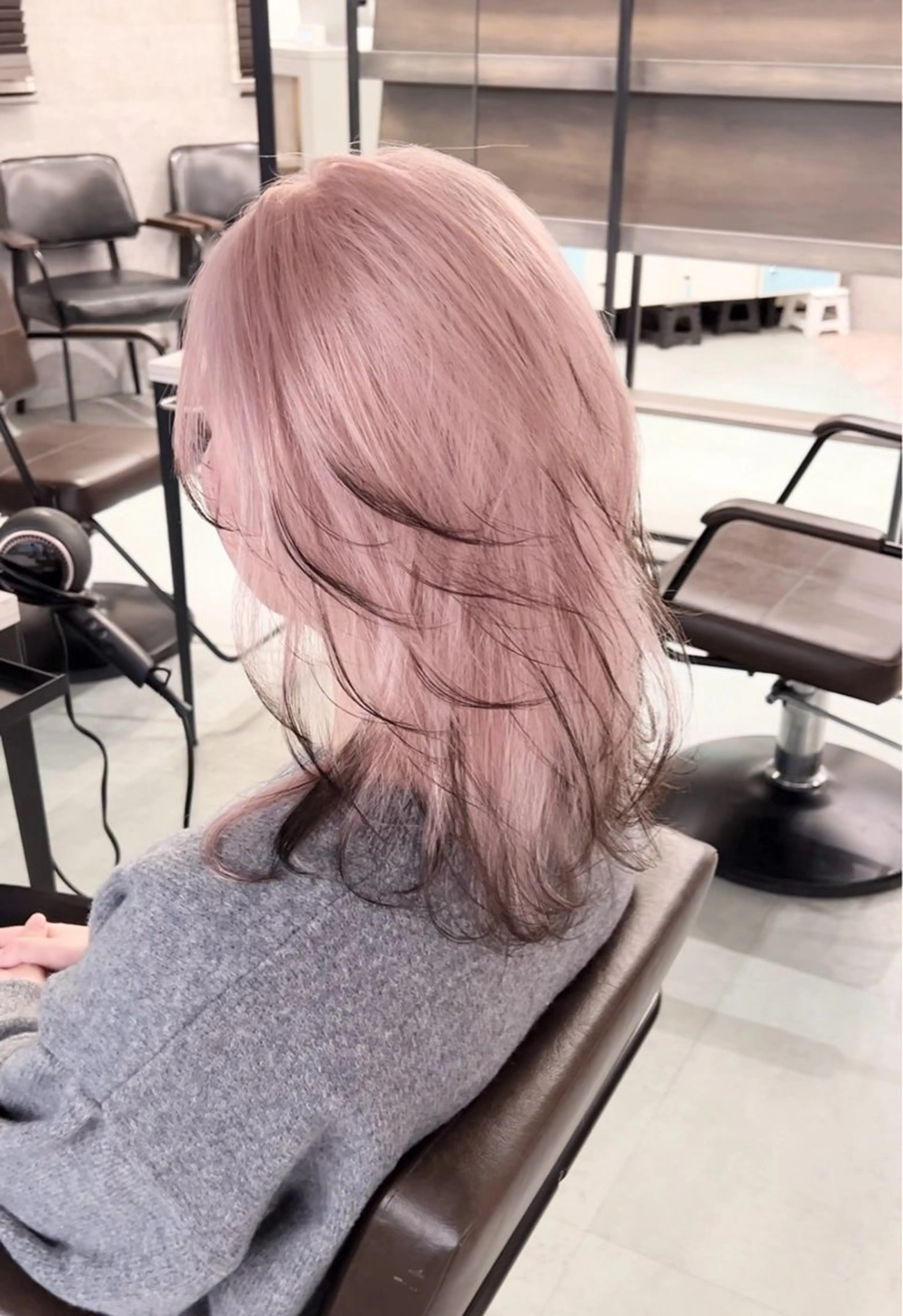 セミロング ヘアカラー ＆so.所属・SENA/ハイトーン /コーンロウのヘアスタイル