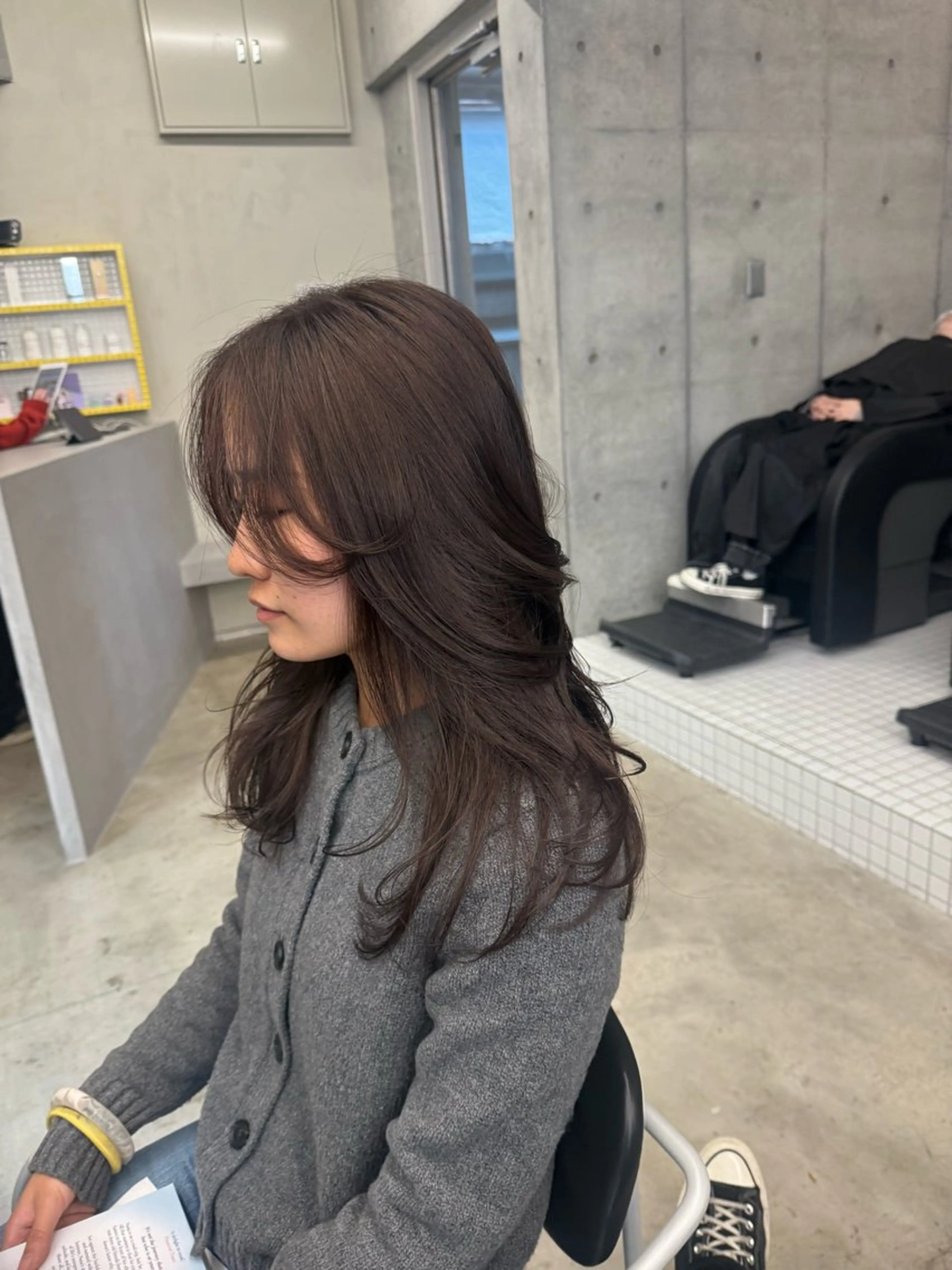 ロング カラー ロングレイヤー アッシュ ベージュカラー ブリーチ 透明感カラー カット ヘアカラー 誰より丁寧なカット/ 小林輝/レイヤーのヘアスタイル