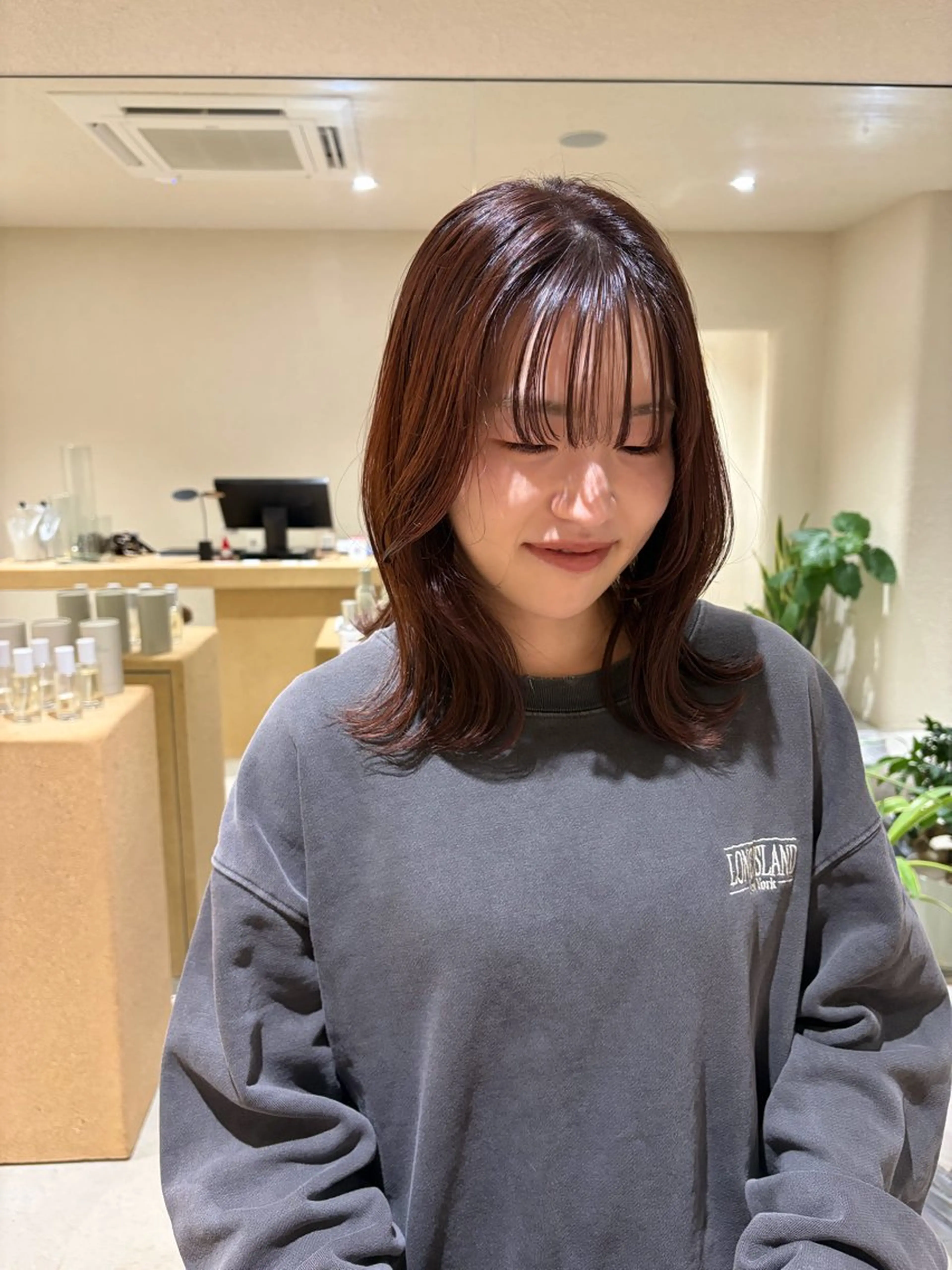 ミディアム カラー ブラウンカラー ピンクカラー ピンクブラウン カット ヘアカラー que/清水 未蘭のヘアスタイル