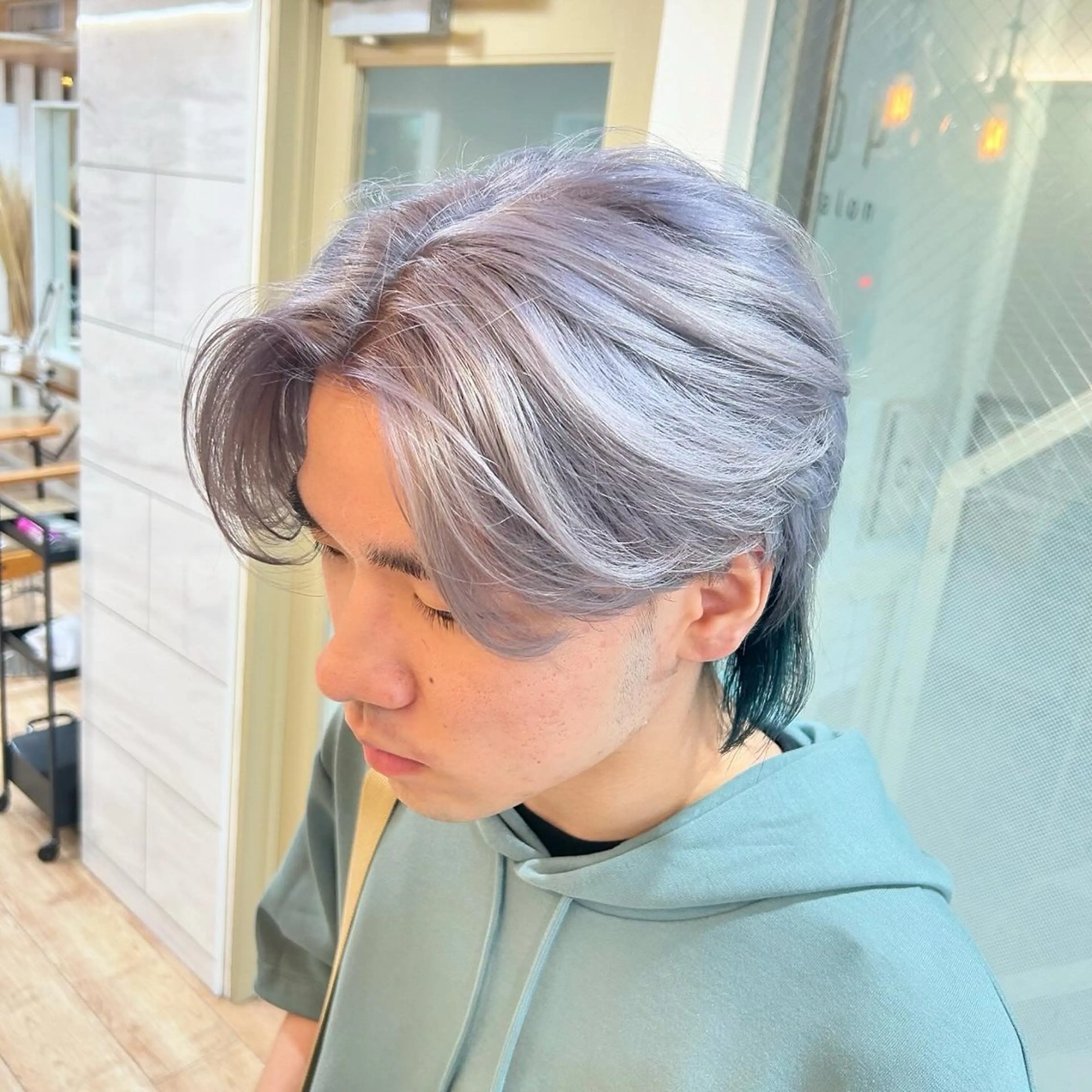 カラー メンズ メンズブリーチ ブリーチ カット ヘアカラー 学生指名率No.1 YUTOのヘアスタイル