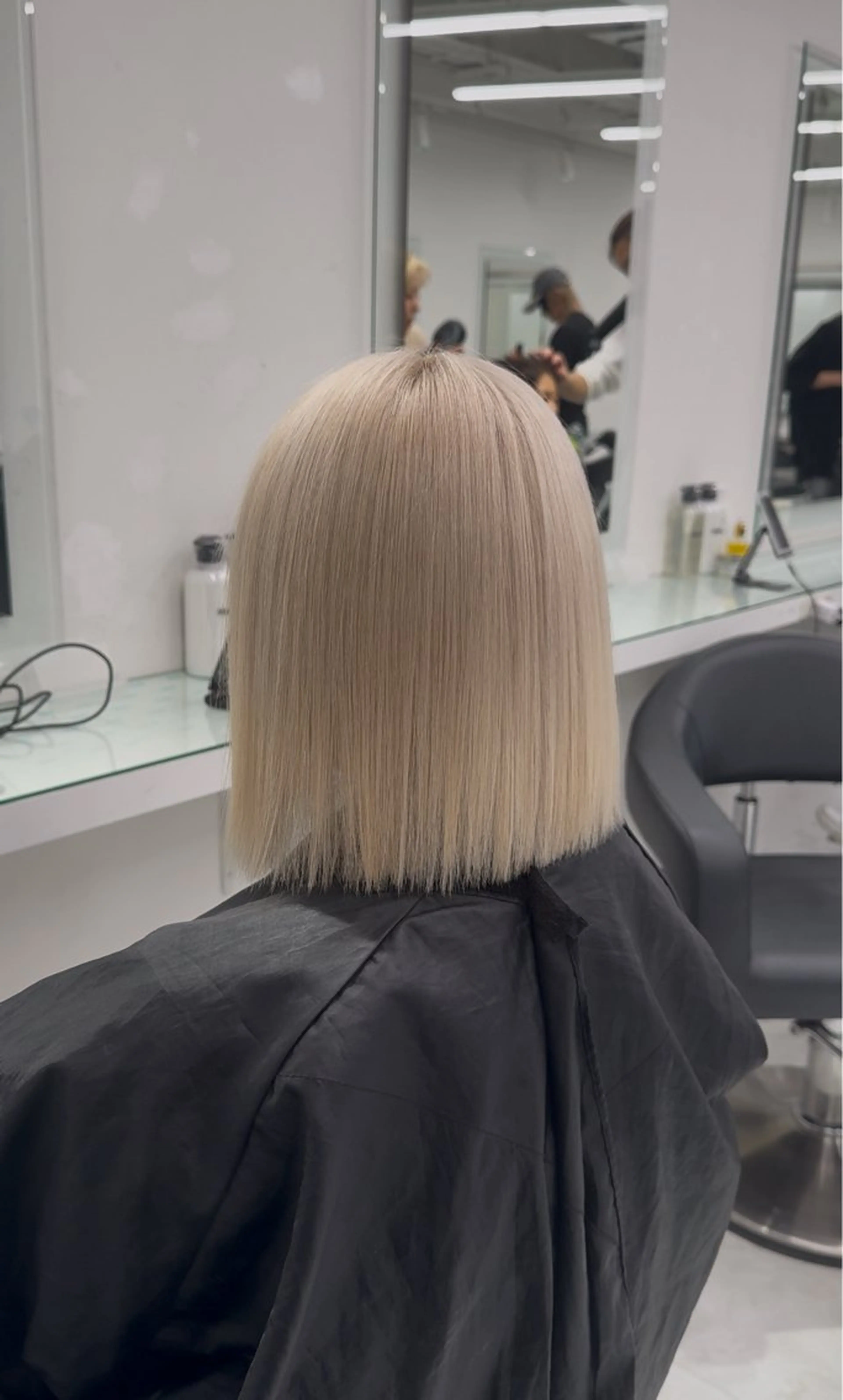 ロング カラー ヘアアレンジ カット ヘアカラー ヘアセット 透け上品ハイトーン 職人ゆうと🤍のヘアスタイル