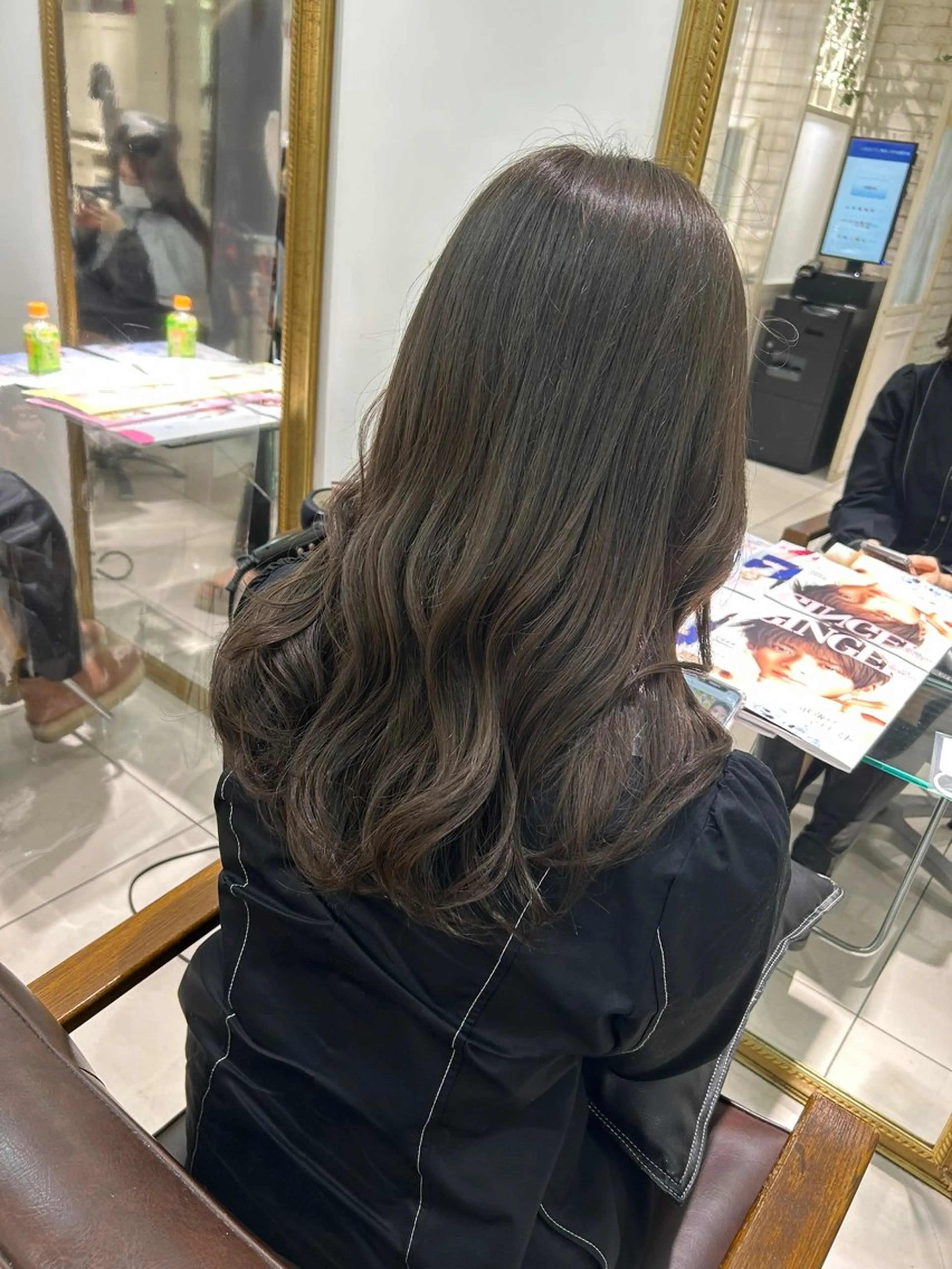 ロング カラー ヘアアレンジ ベージュカラー ブリーチ ブラウンカラー チョコレートブラウン 透明感カラー 透明感カラー ai🫧🪞のヘアスタイル