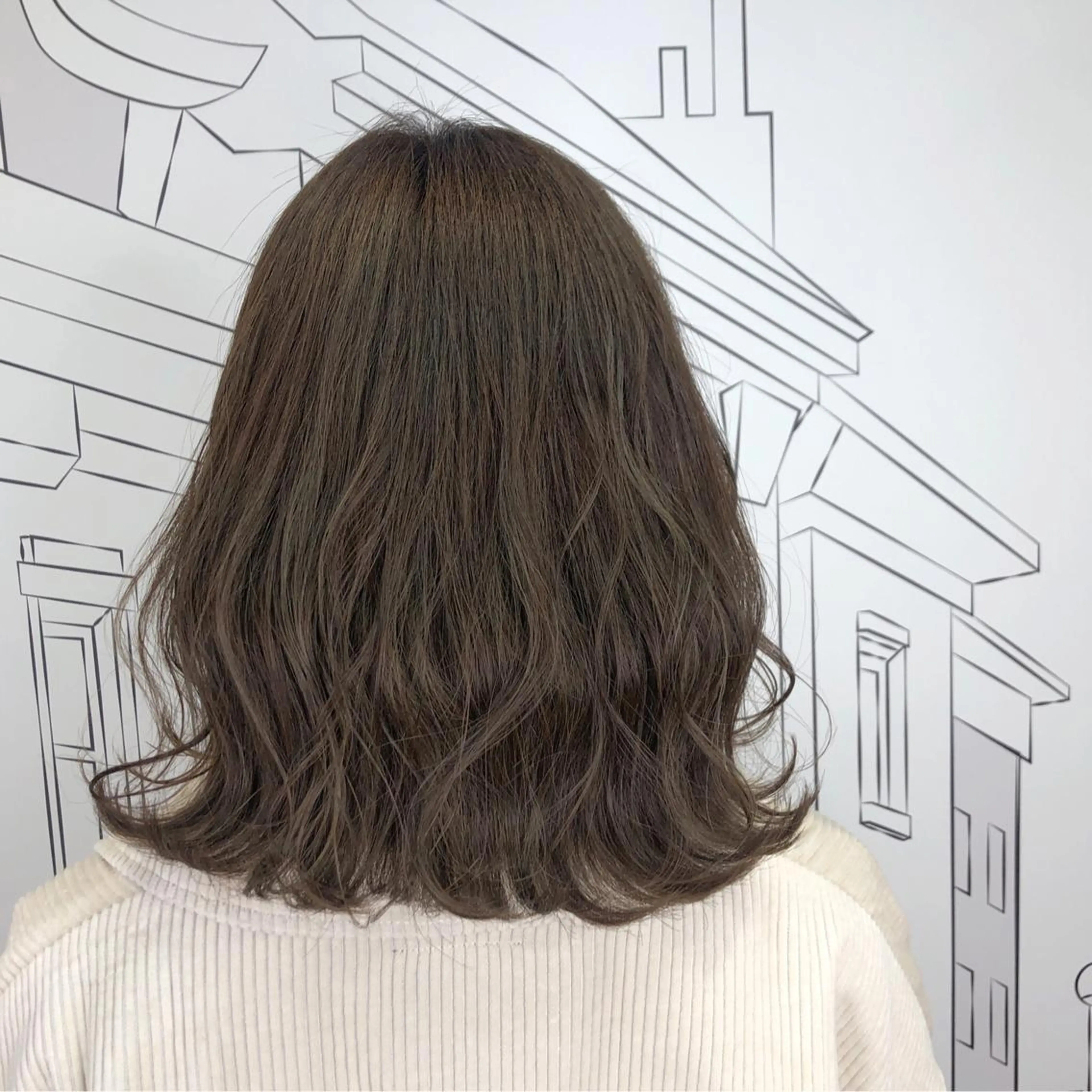 ミディアム カラー TOMOKA 艶髪/透明感カラーのヘアスタイル