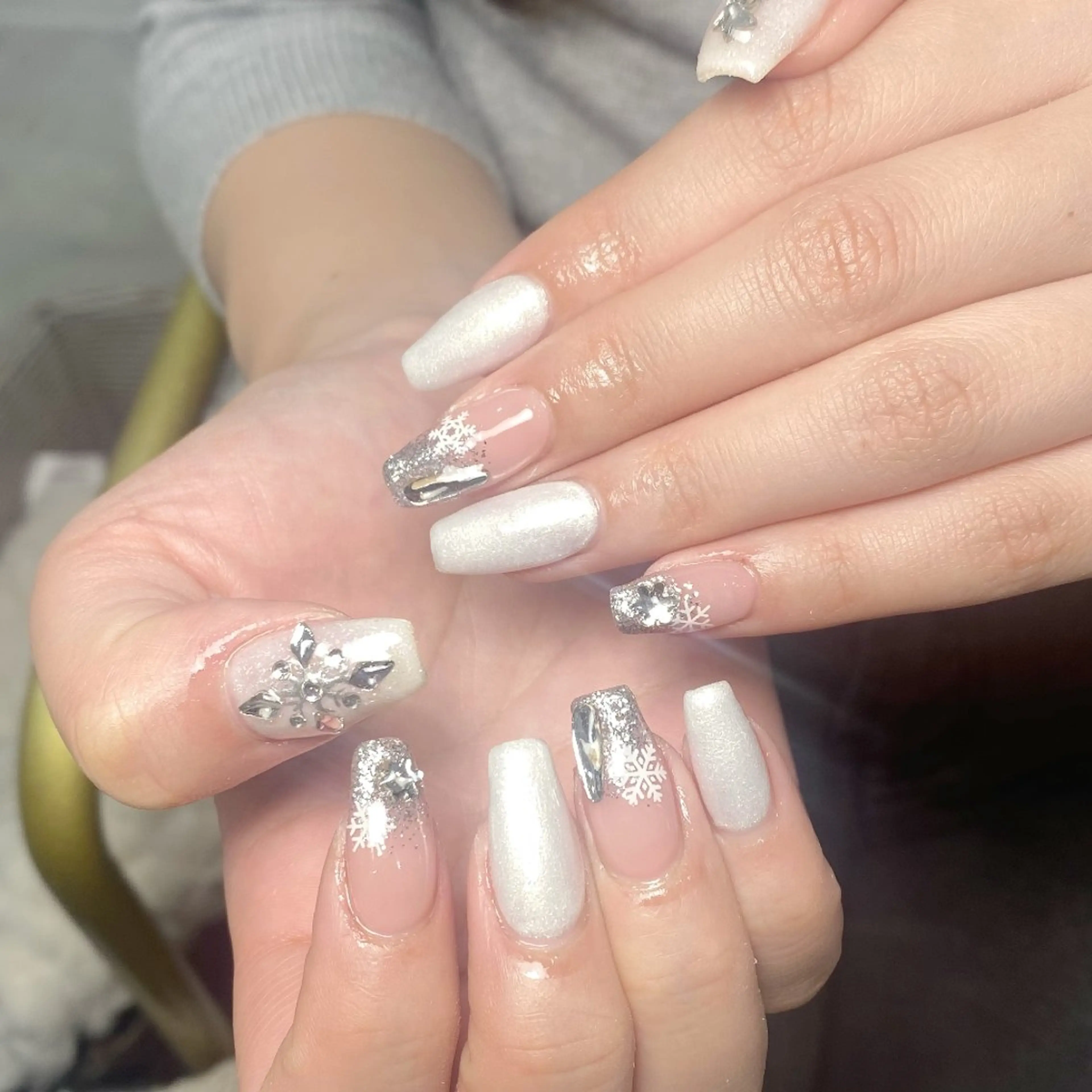 ネイル チークネイル 長さ出し フレンチネイル ジェルネイル ガラスフレンチ ハンドネイル UM Nail Salonのネイルデザイン