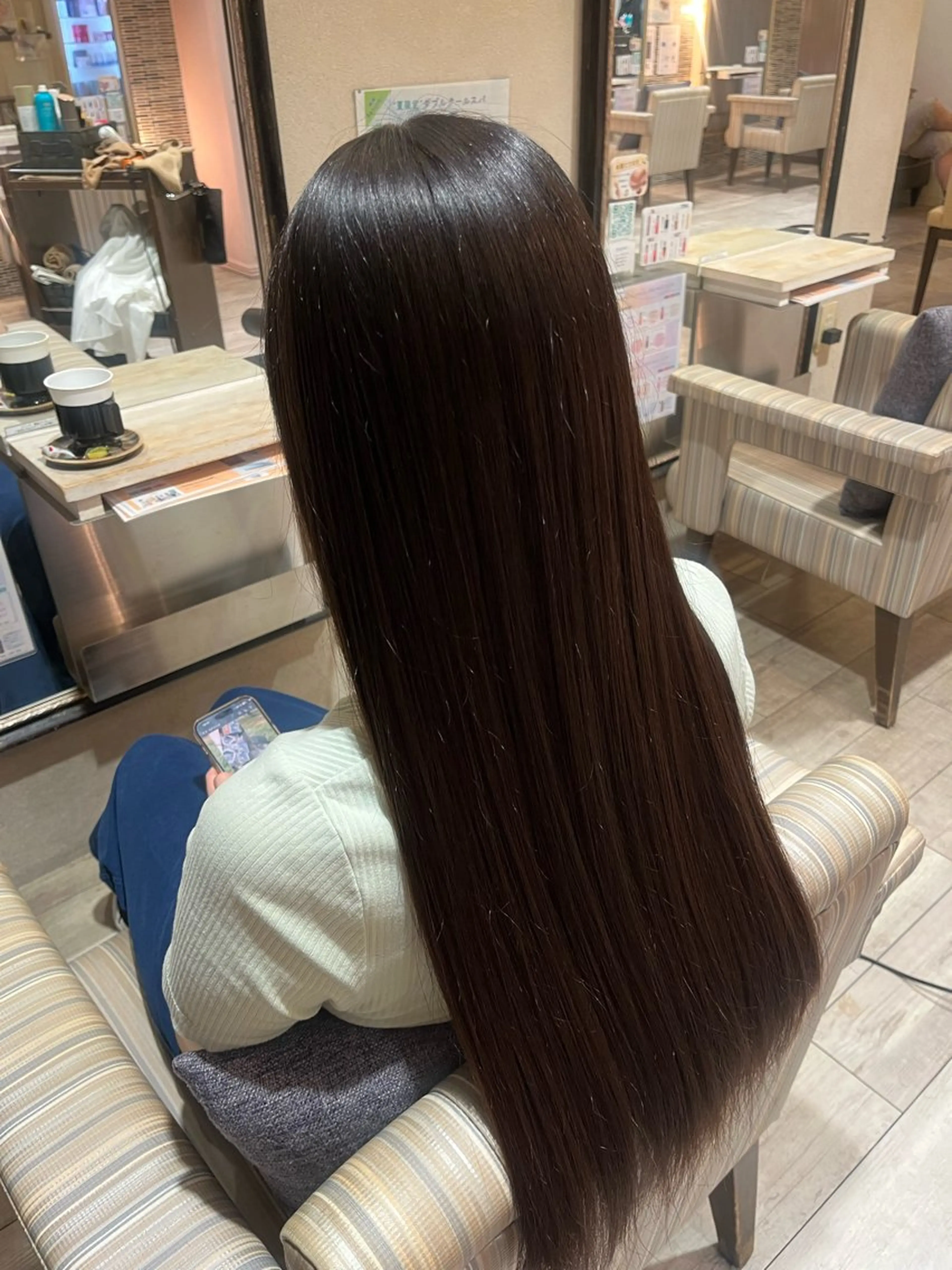 ロング トリートメント 吉岡 菜月のヘアスタイル