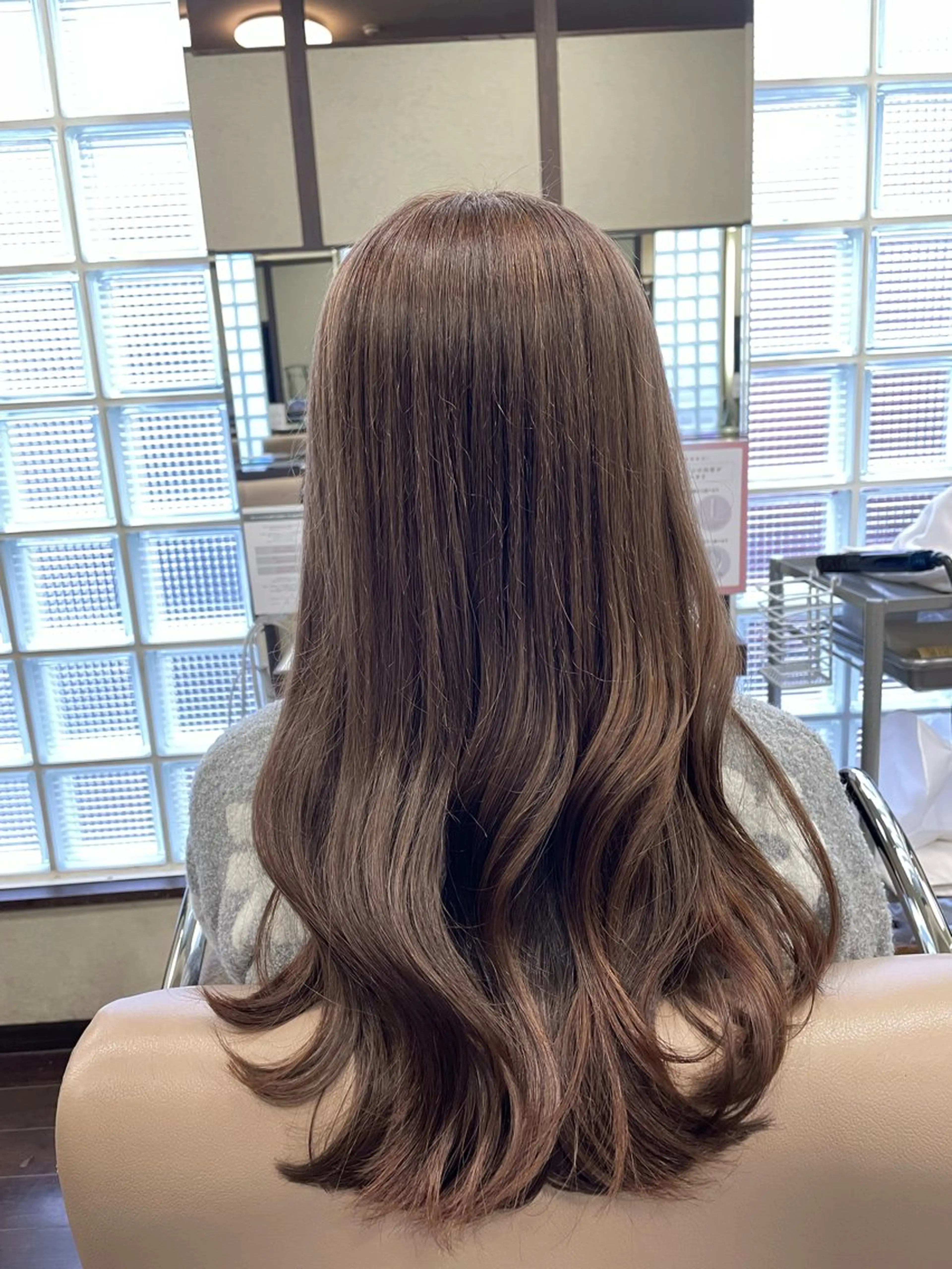 ロング カラー 近藤 幸子のヘアスタイル