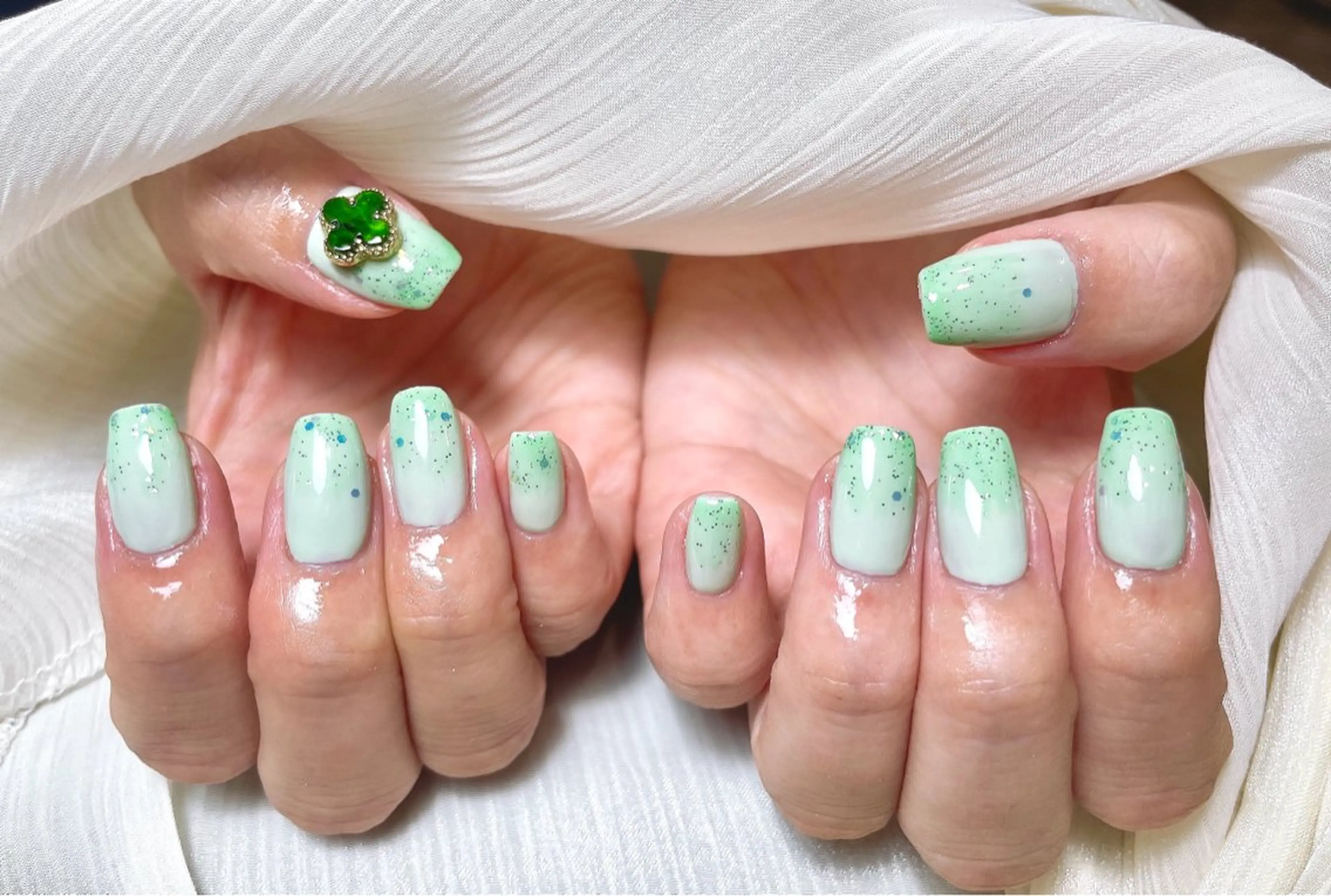 ネイル モナ& あきのネイルデザイン