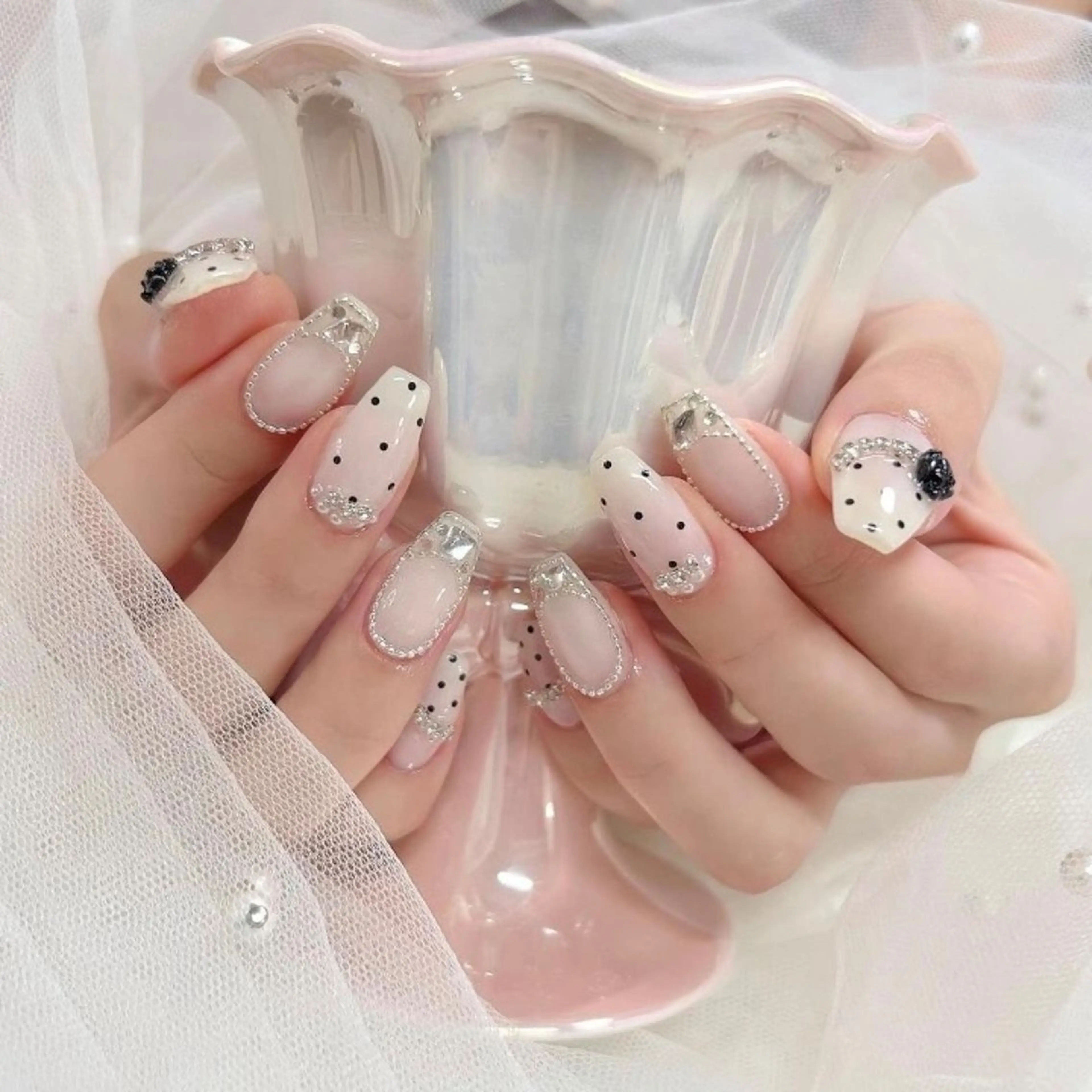 カラー グラデーションカラー ピンクカラー ハンドネイル AIN Nailのネイルデザイン