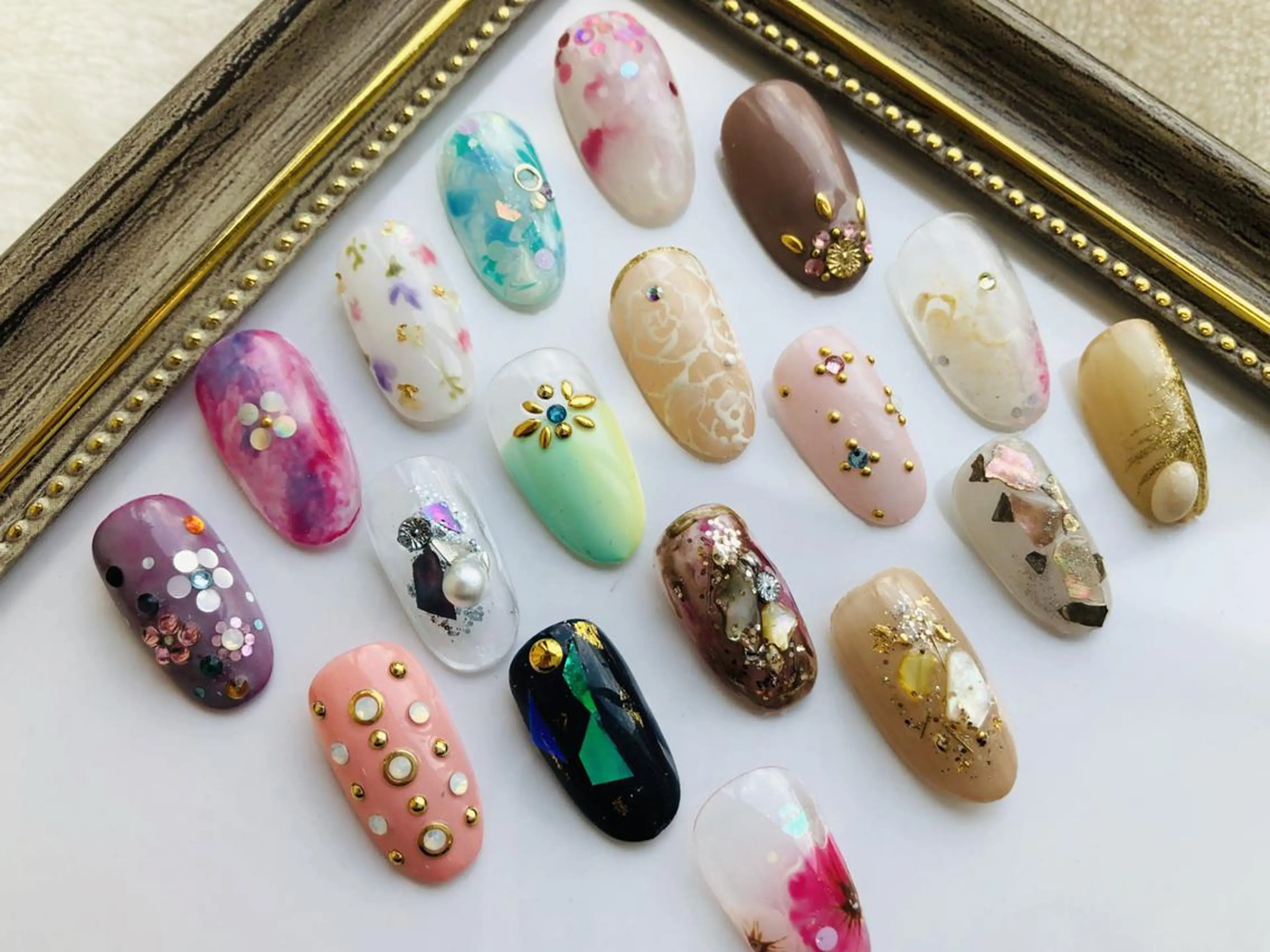 ネイル アートネイル グラデーション 持ち込み ワンカラーネイル シンプルネイル 【尾下】 ロイヤル•セラピストのネイルデザイン