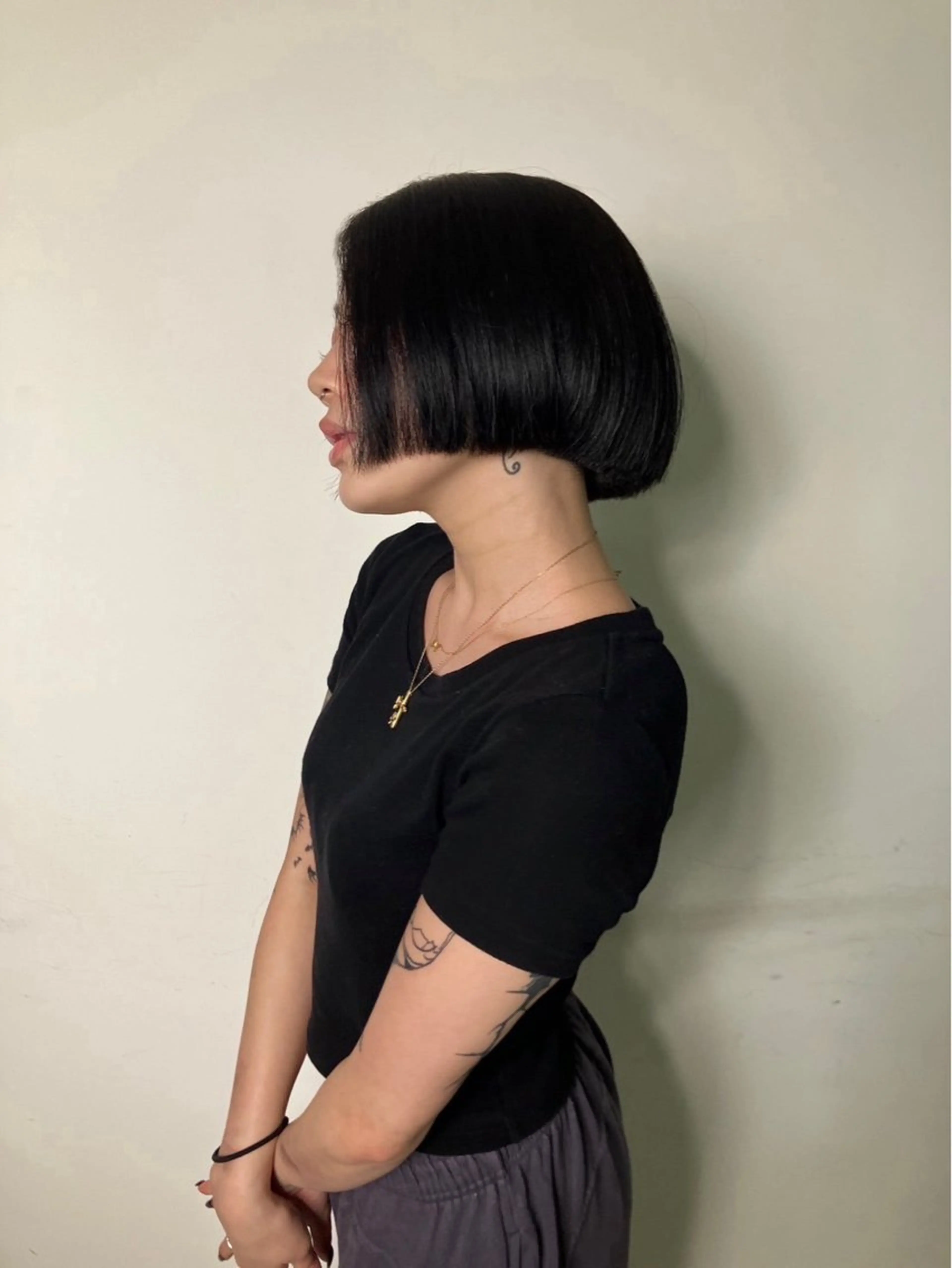 ショート Hanaka🐈‍⬛ 海外×ニュアンスのヘアスタイル