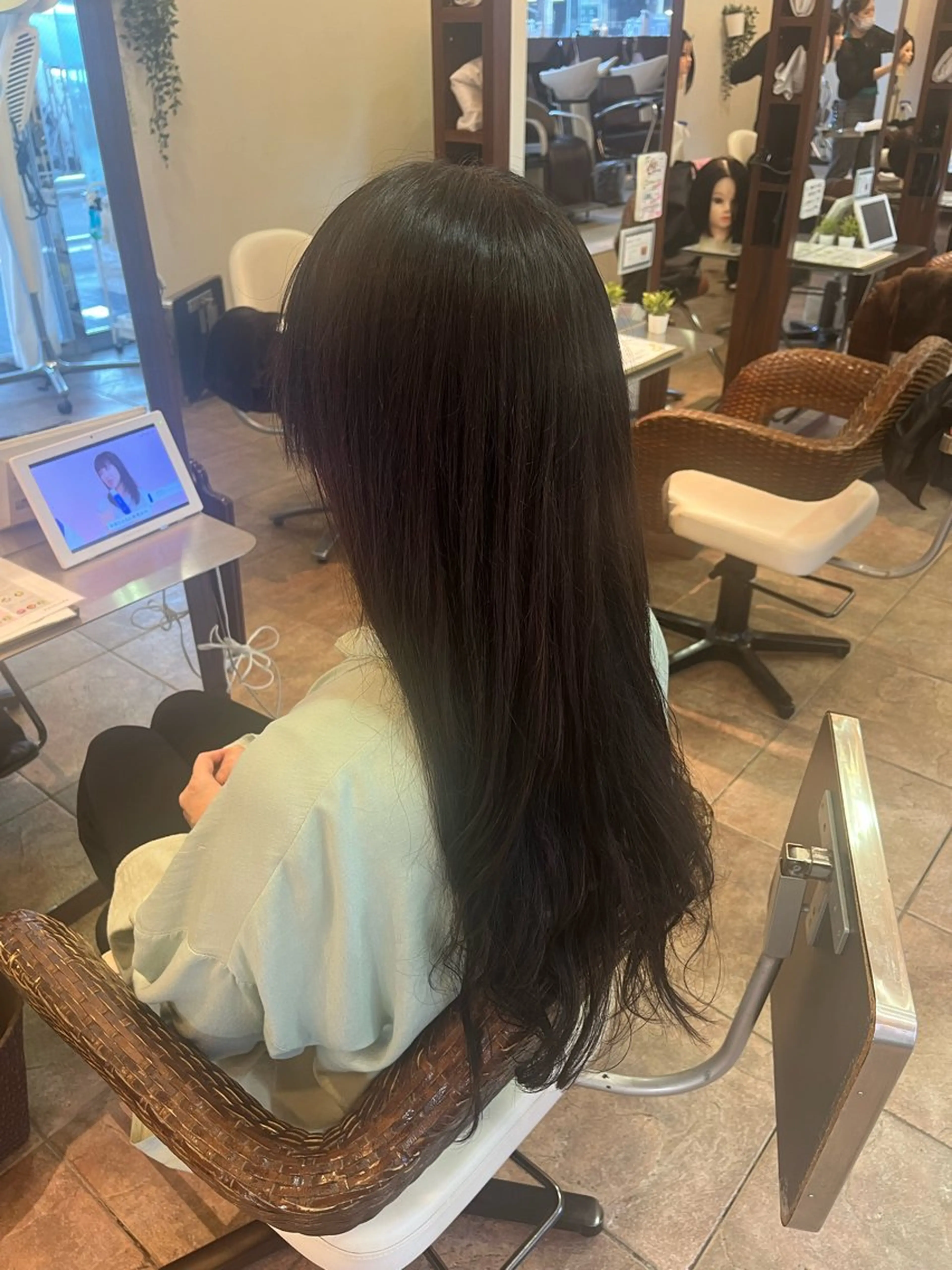 カラー ヘアカラー トリートメント 伊部 しづきのヘアスタイル
